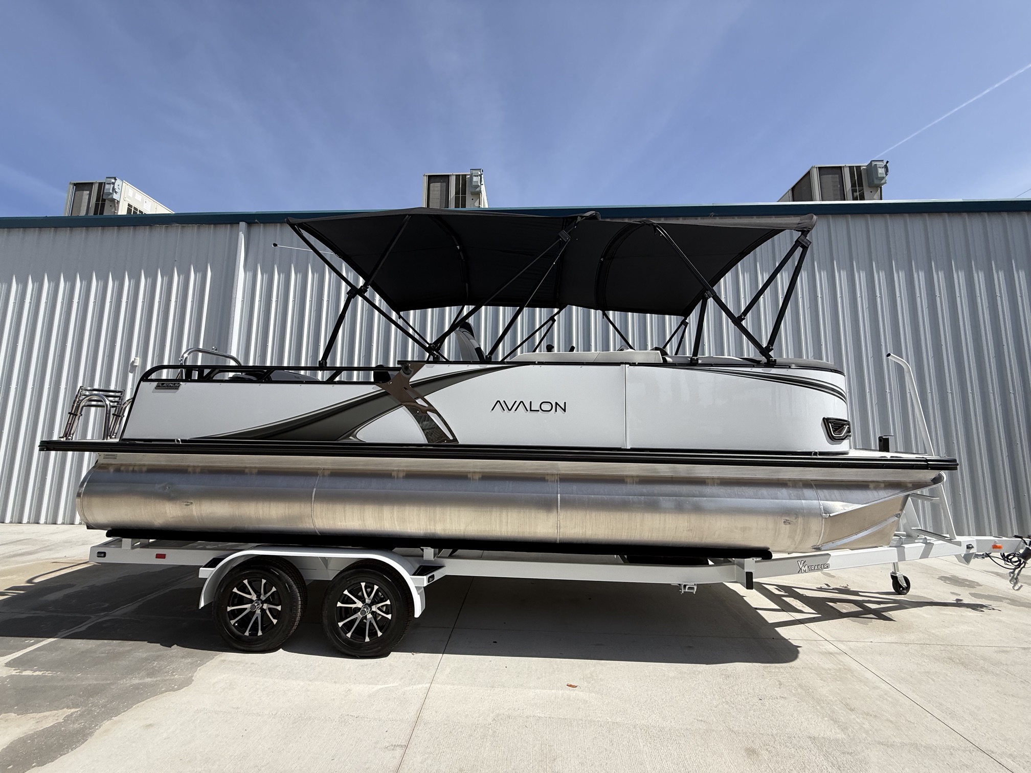 New 2026 Avalon Avalon LSZ Versatile Rear Lounger - 23 FT w/ 200HP