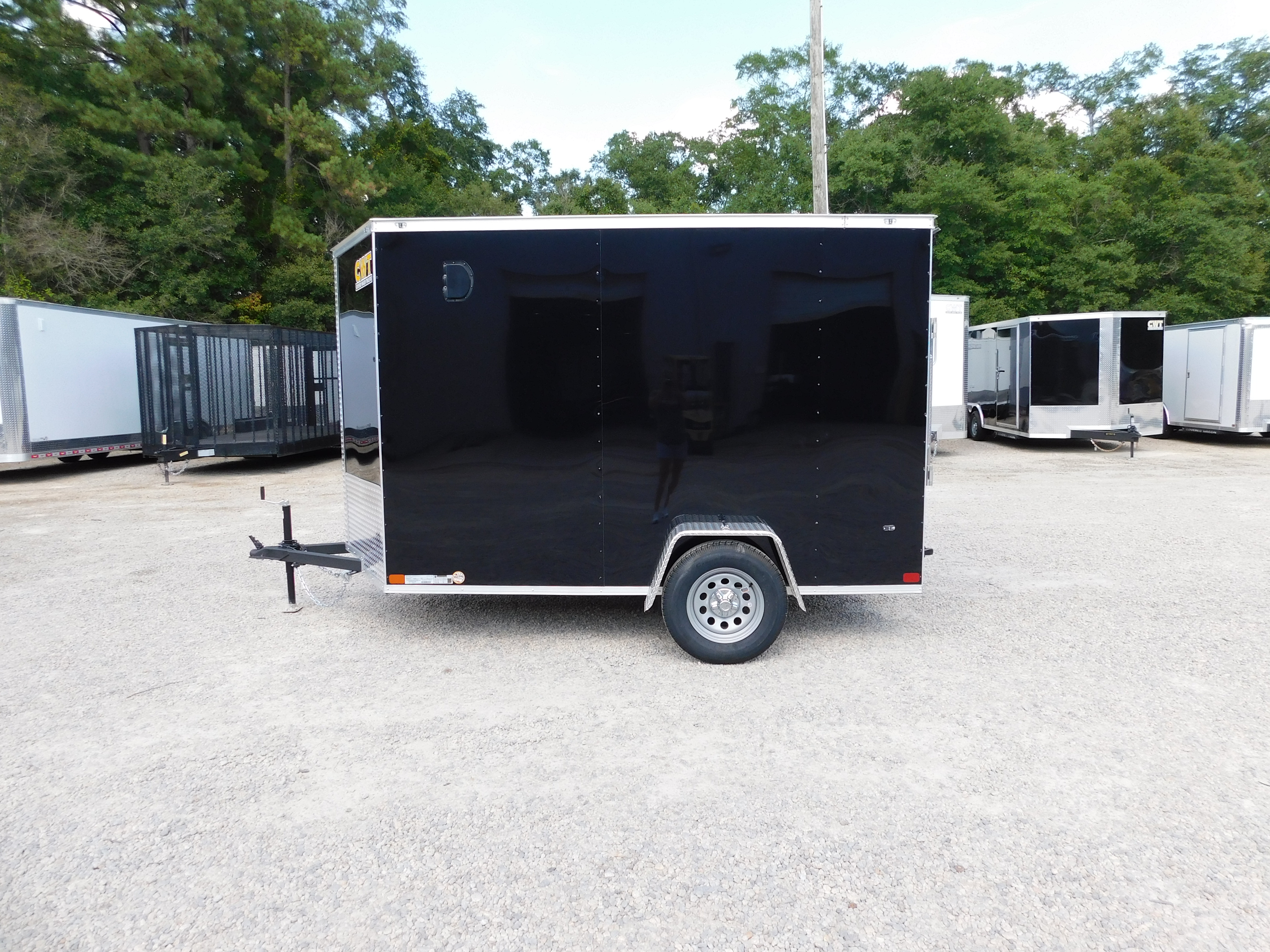 2027 Covered Wagon photo 2