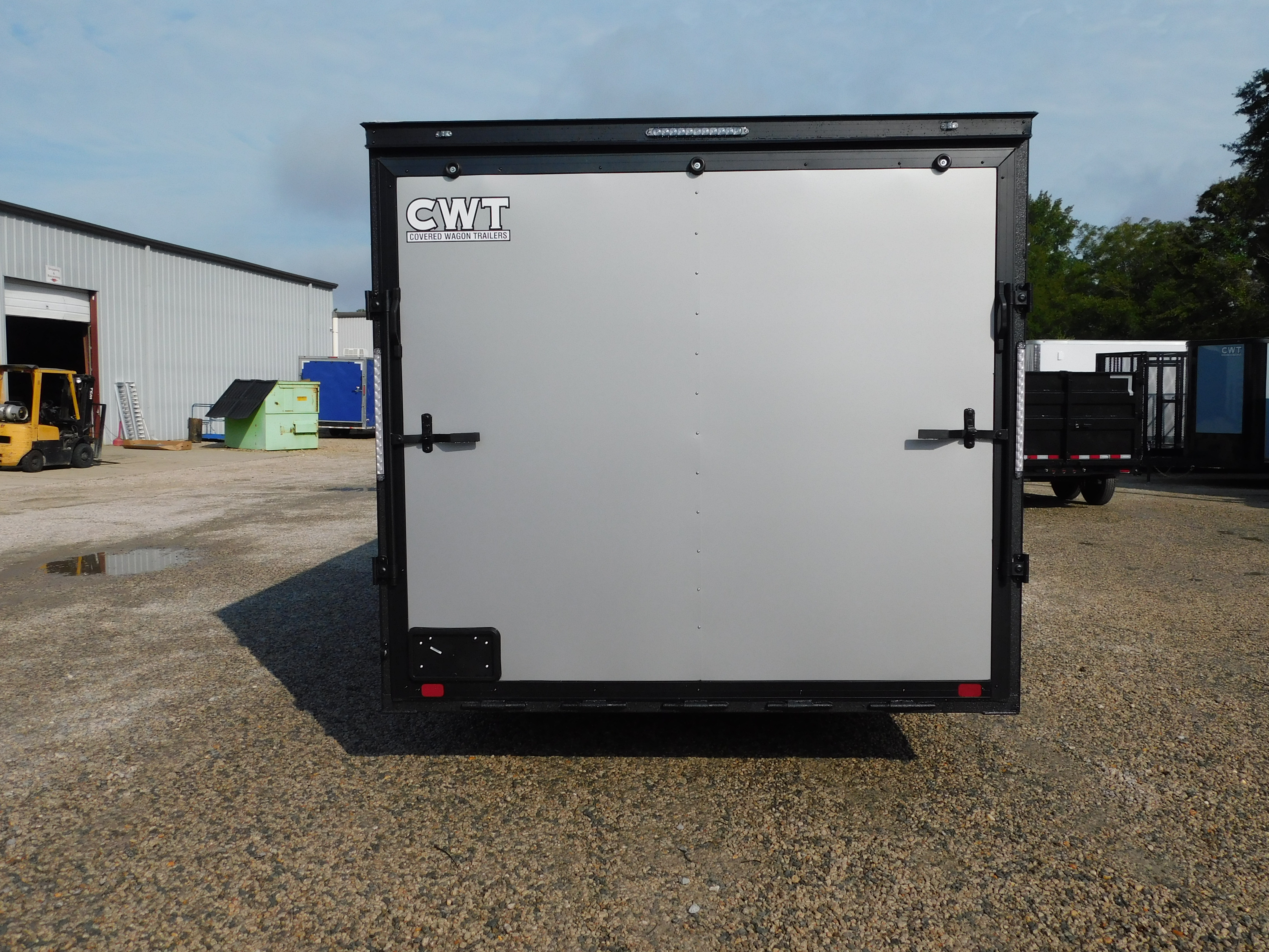 2027 Covered Wagon photo 3