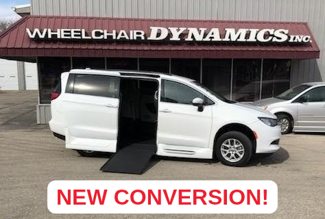 2020 Chrysler Voyager's photo