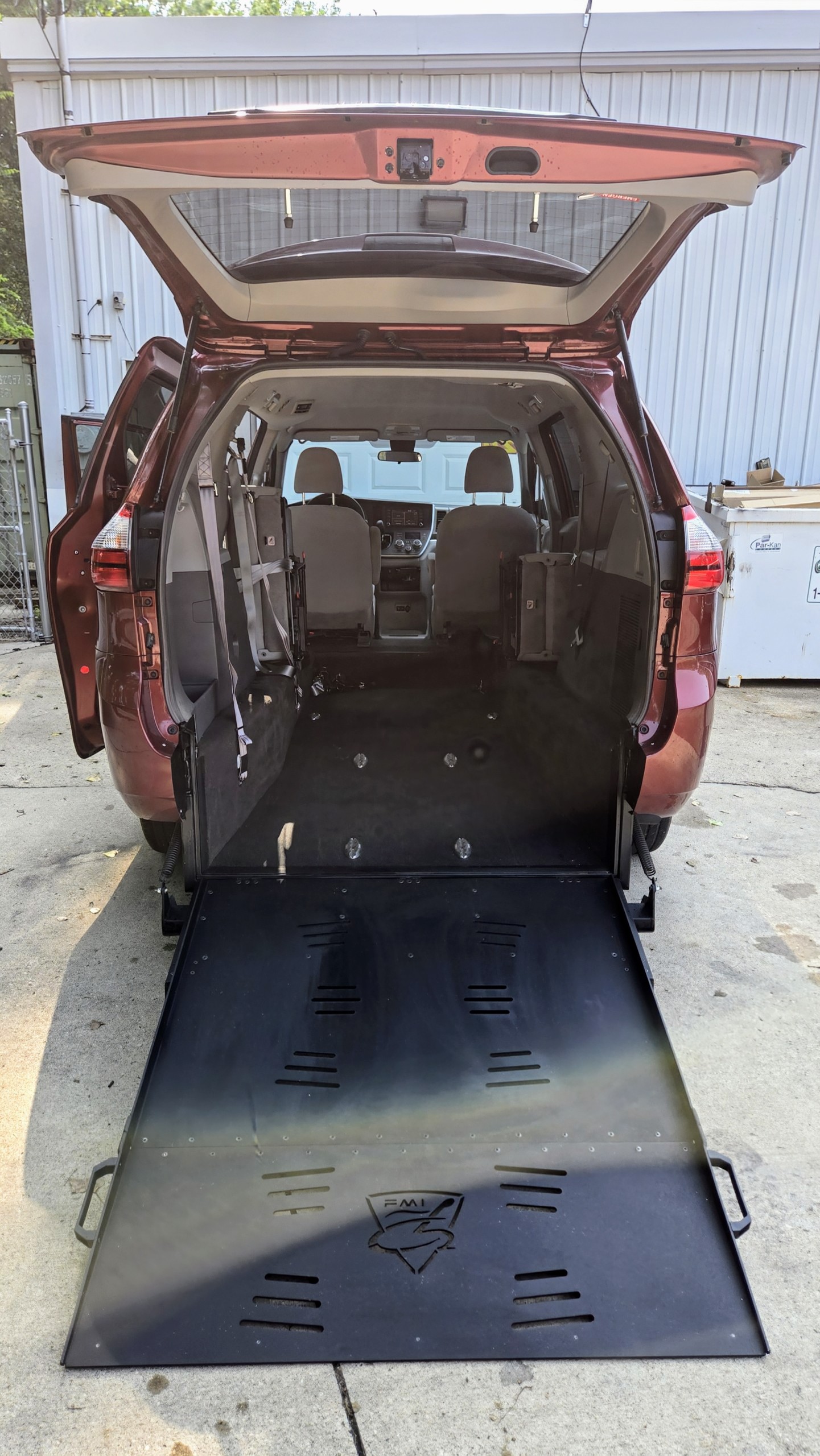 2020 Toyota Sienna L's photo