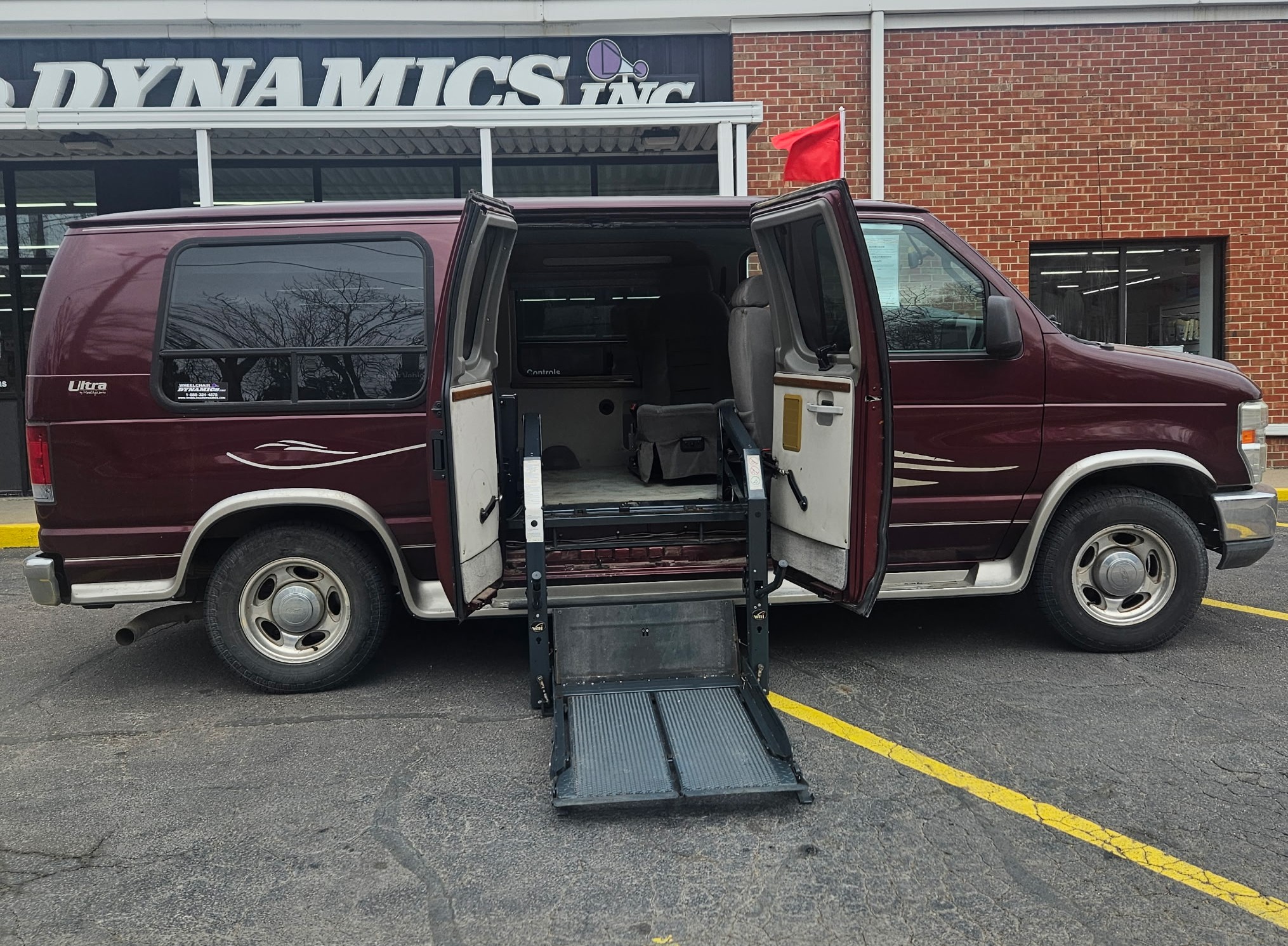 2010 Ford E-Series Econoline Van Commercial