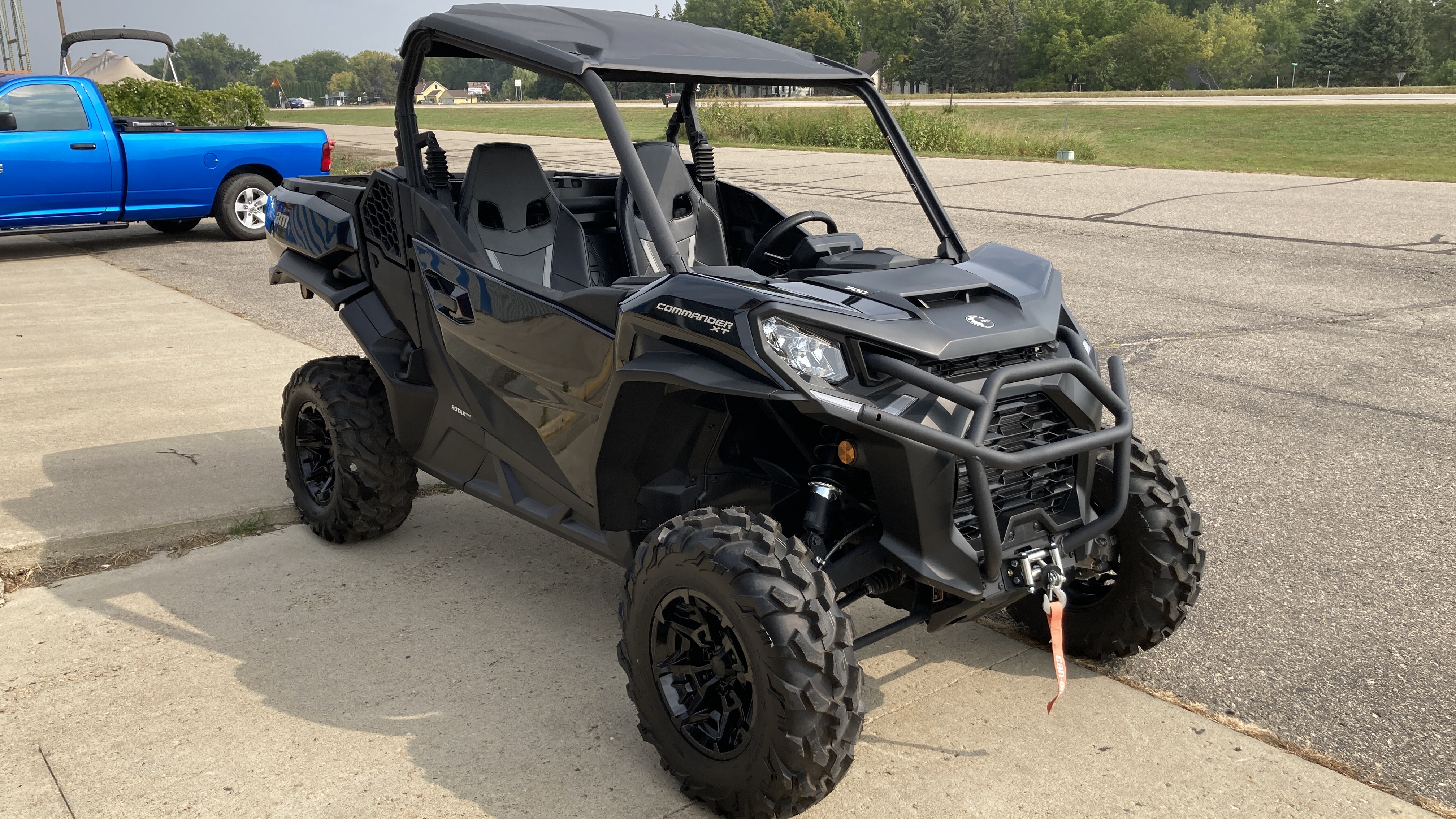 New 2025 Can-Am Commander XT 700 for sale in Willmar, MN