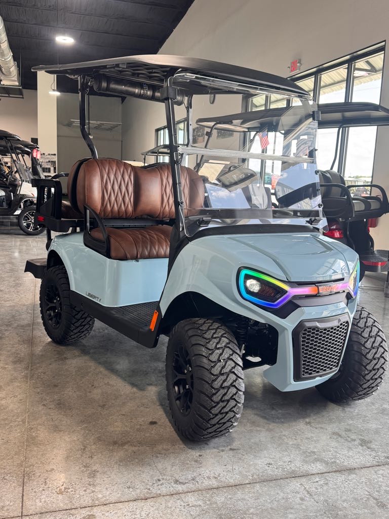 2027 E-Z-GO Liberty 4 XT ELiTE Lithium Powertrain — photo 1