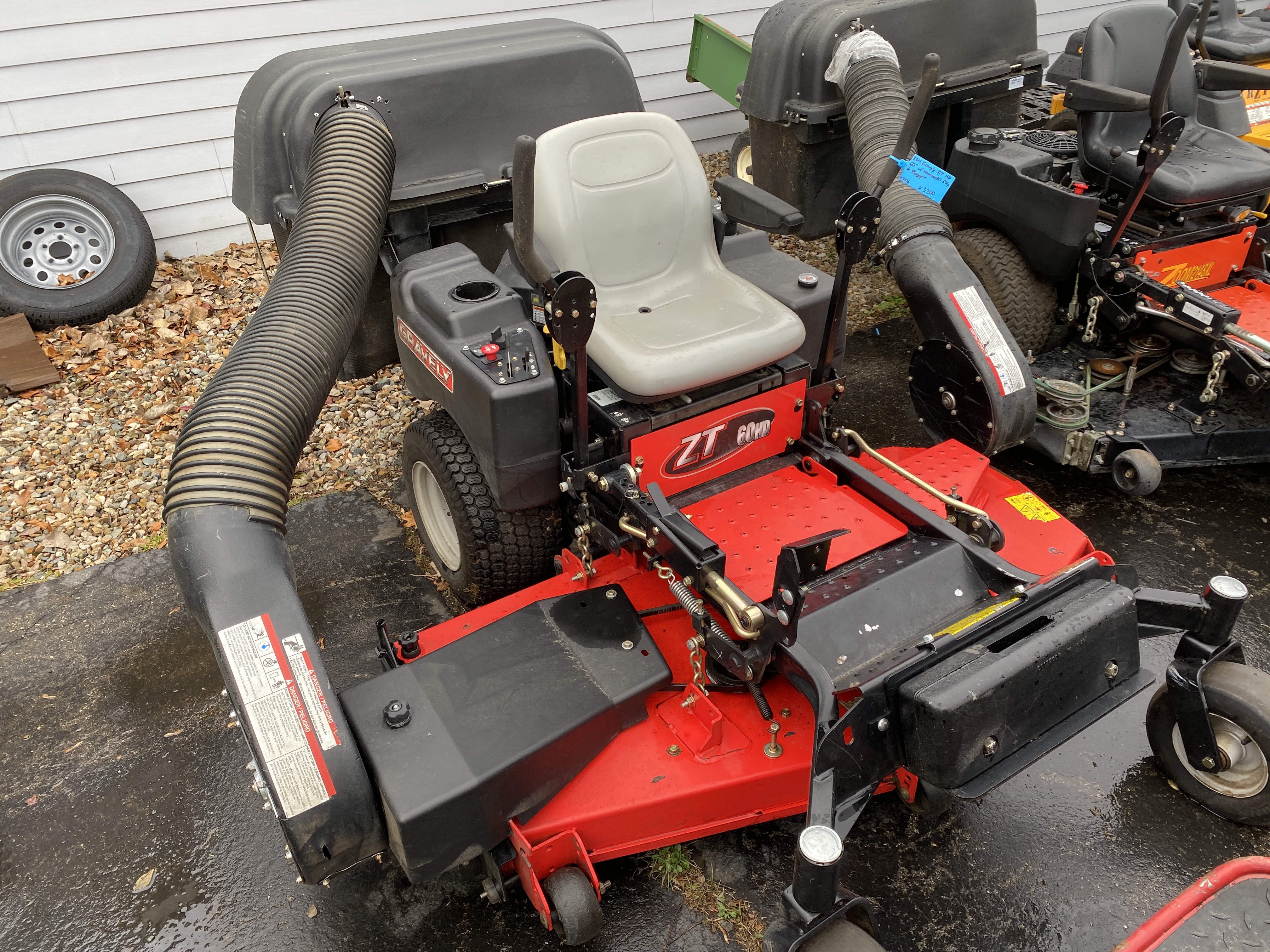  ZT HD 60" w/ Kawasaki FR730V 24hp: Includes Bagger