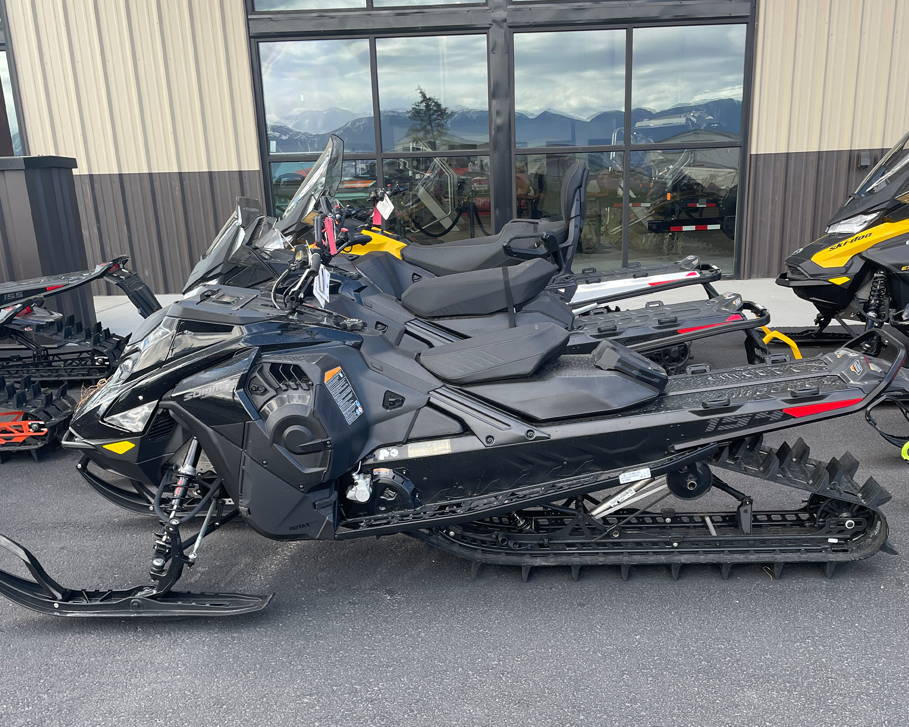 Ski-Doo Summit Edge 154 850 E-Tec Shot Powdermax Light Image