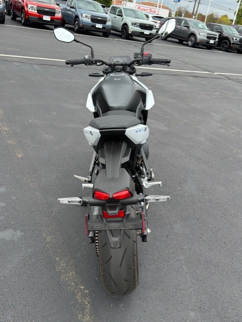 2023 Suzuki GSX-8S - Photo 5