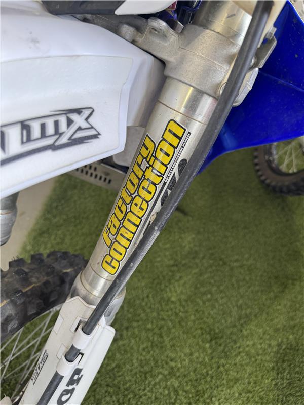 2002 Yamaha WR426  Engine and transmissionSwitch unit Engine type:	1 cylinders, 4-stroke, Single Displacement:	4 - Photo 4
