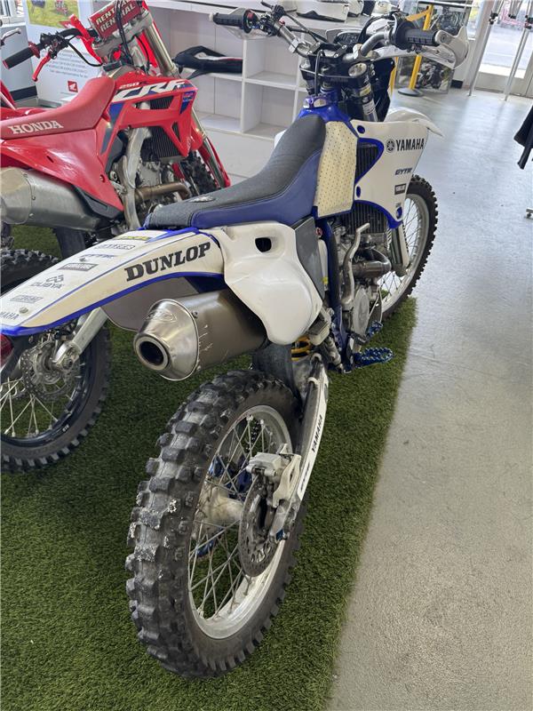 2002 Yamaha WR426  Engine and transmissionSwitch unit Engine type:	1 cylinders, 4-stroke, Single Displacement:	4 - Photo 8