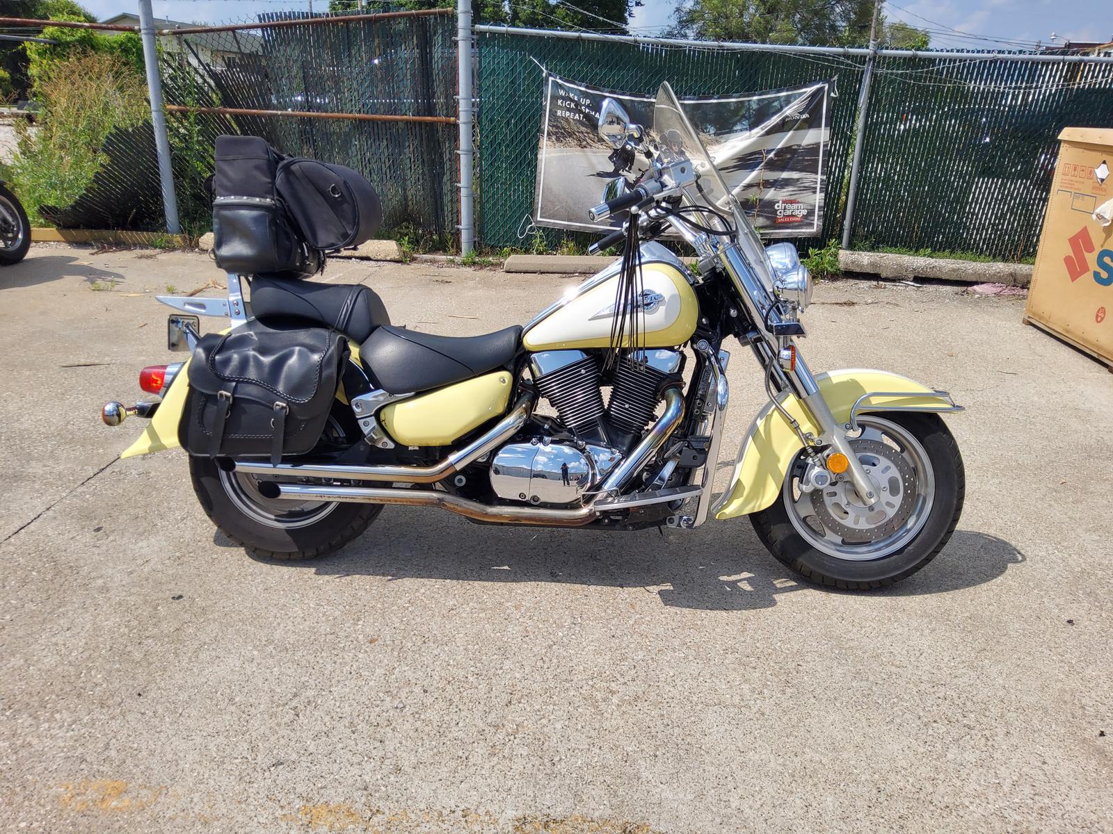 1998 Suzuki VL1500W - INTRTUDER LEGENDARY CLASSIC