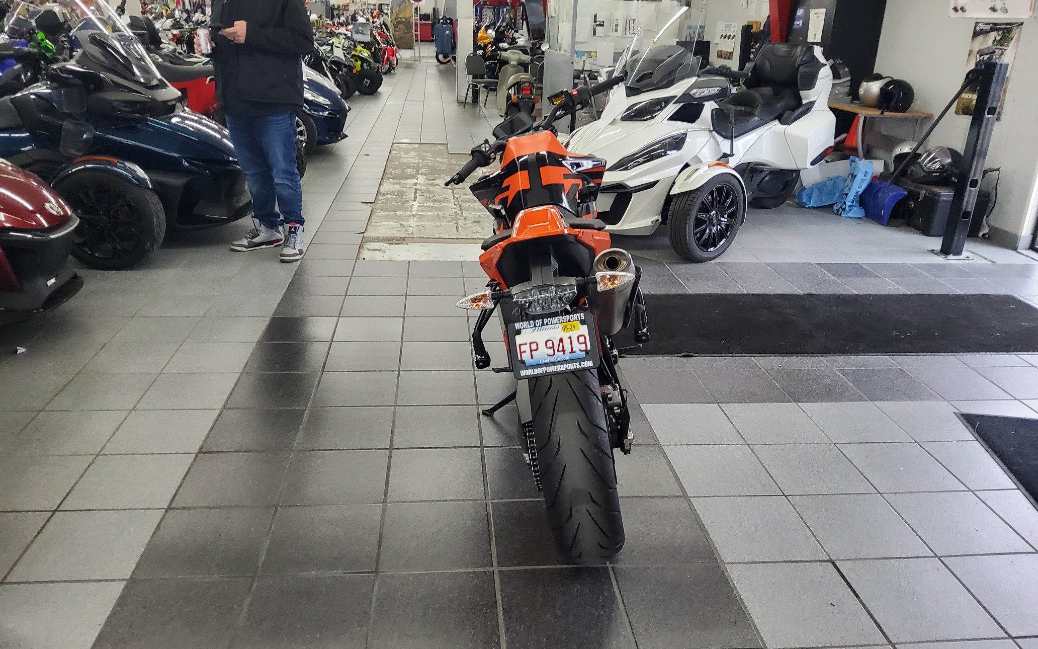 2022 KTM 890 DUKE GP - Photo 14