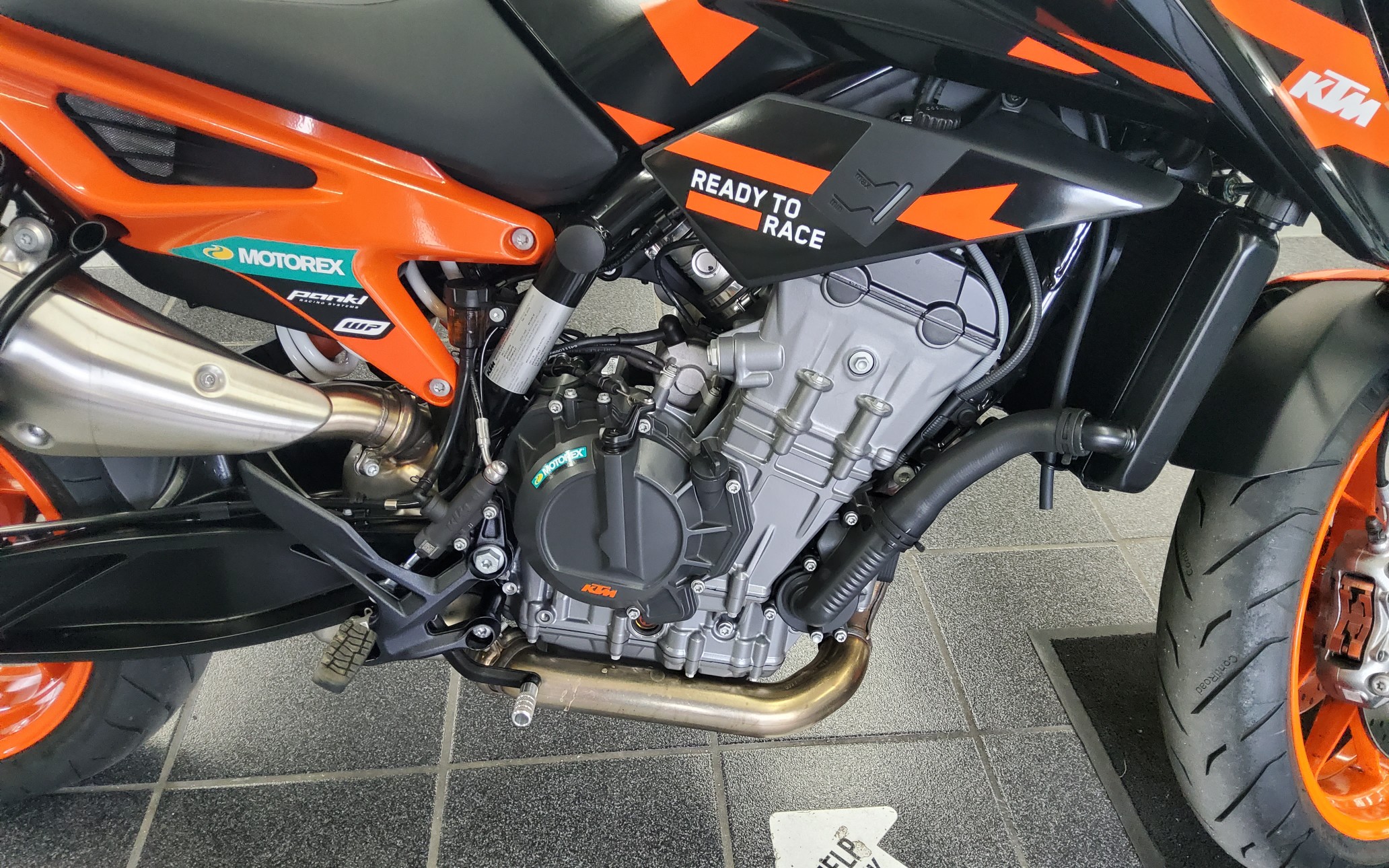 2022 KTM 890 DUKE GP - Photo 11