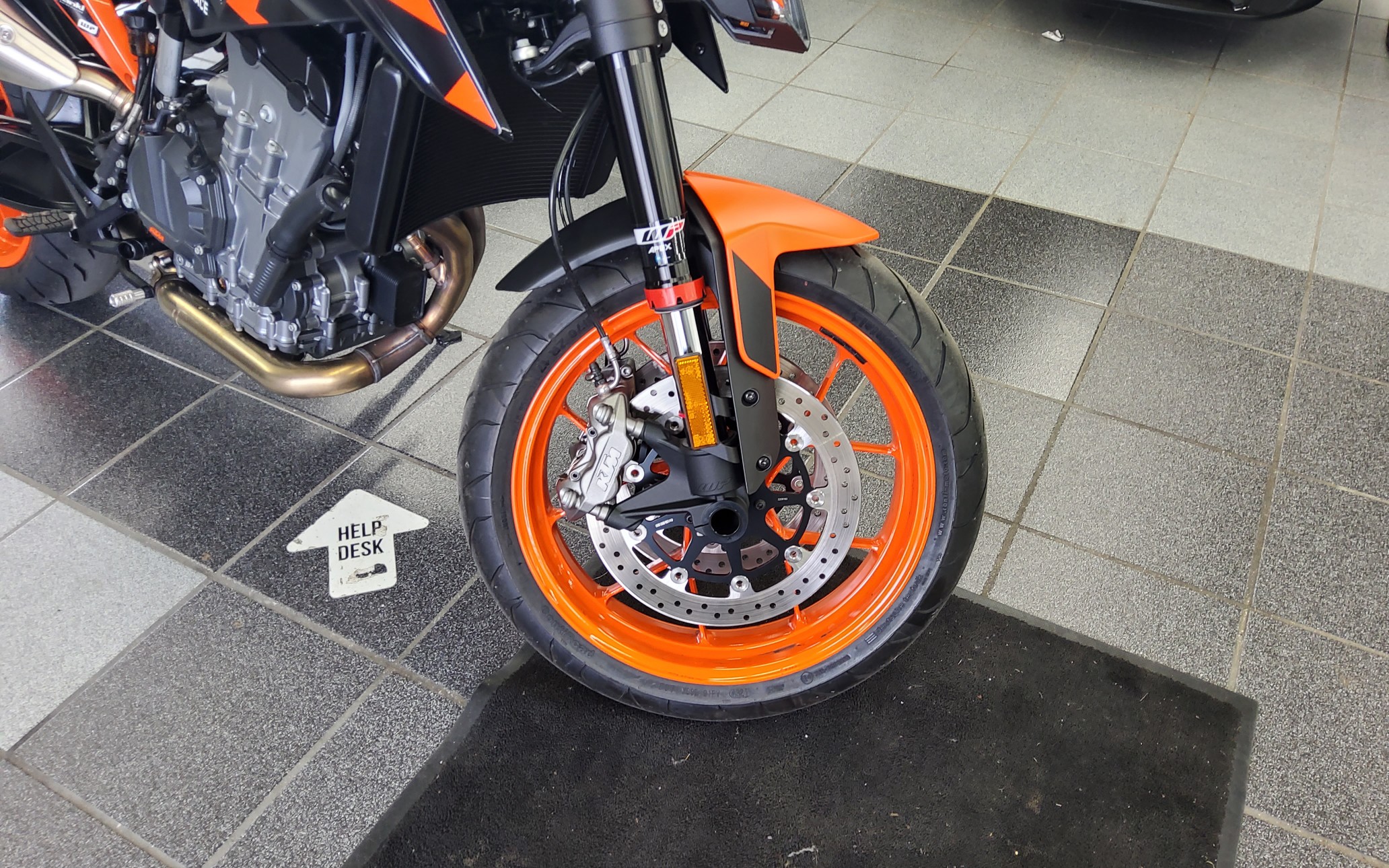 2022 KTM 890 DUKE GP - Photo 16
