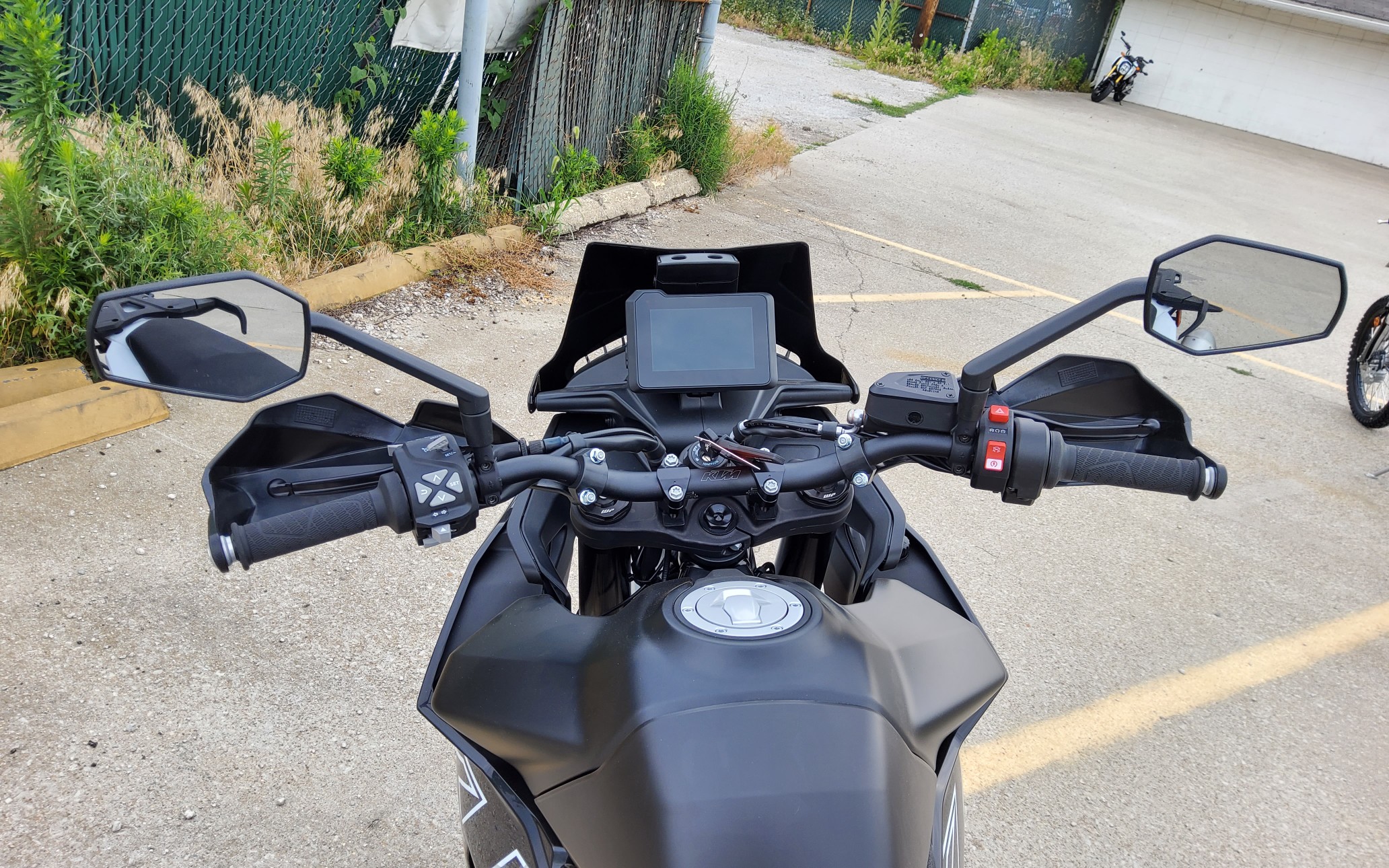 2024 KTM 890 SMT - Photo 20