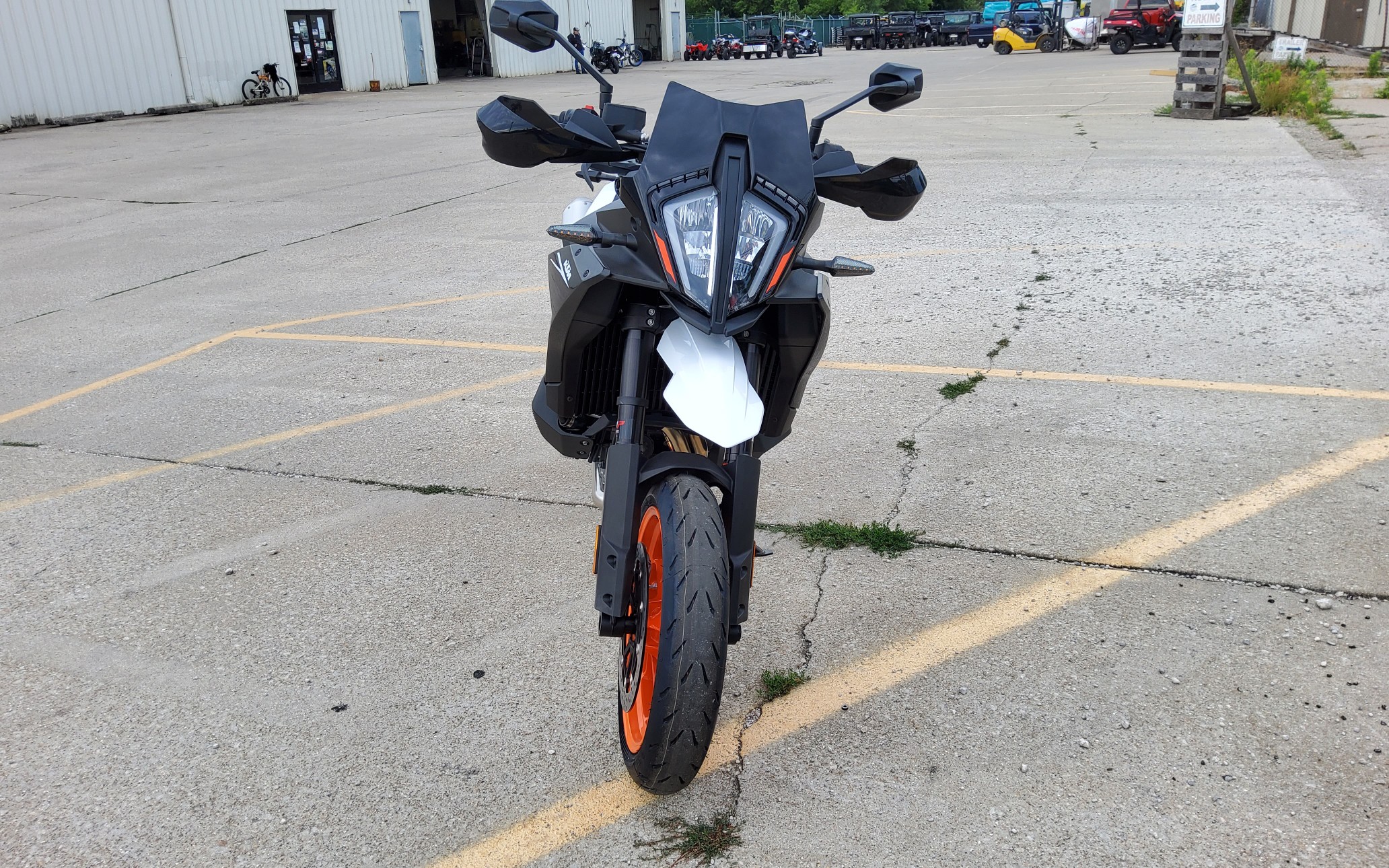 2024 KTM 890 SMT - Photo 13
