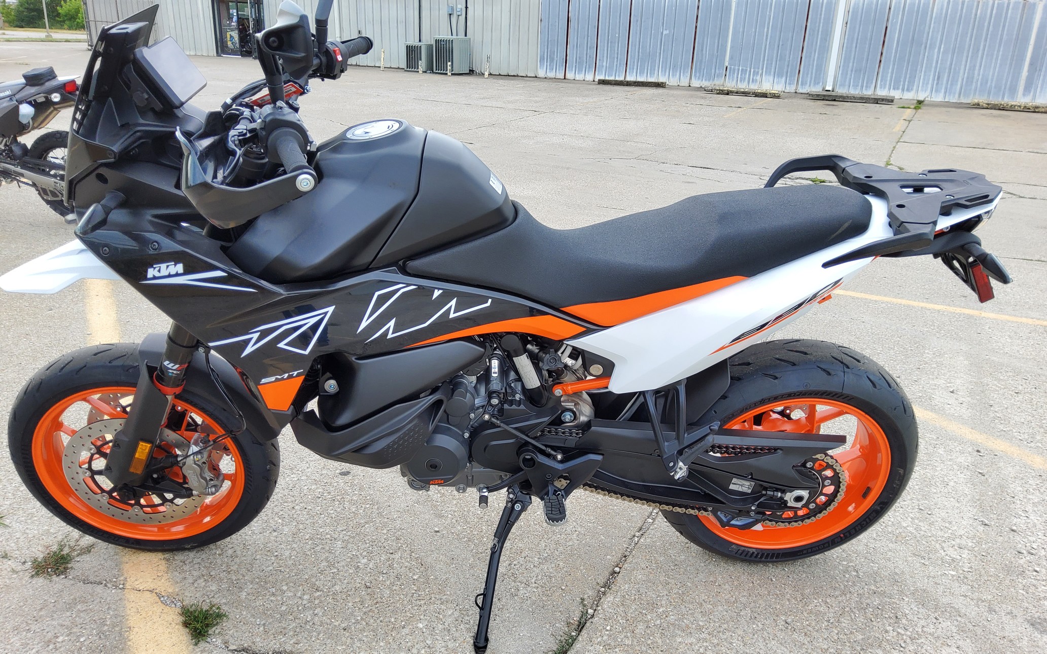 2024 KTM 890 SMT - Photo 3