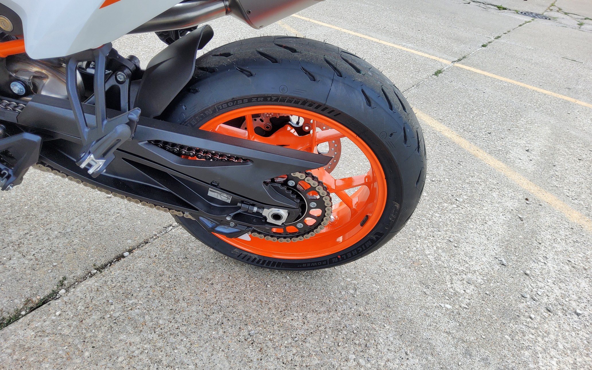 2024 KTM 890 SMT - Photo 2