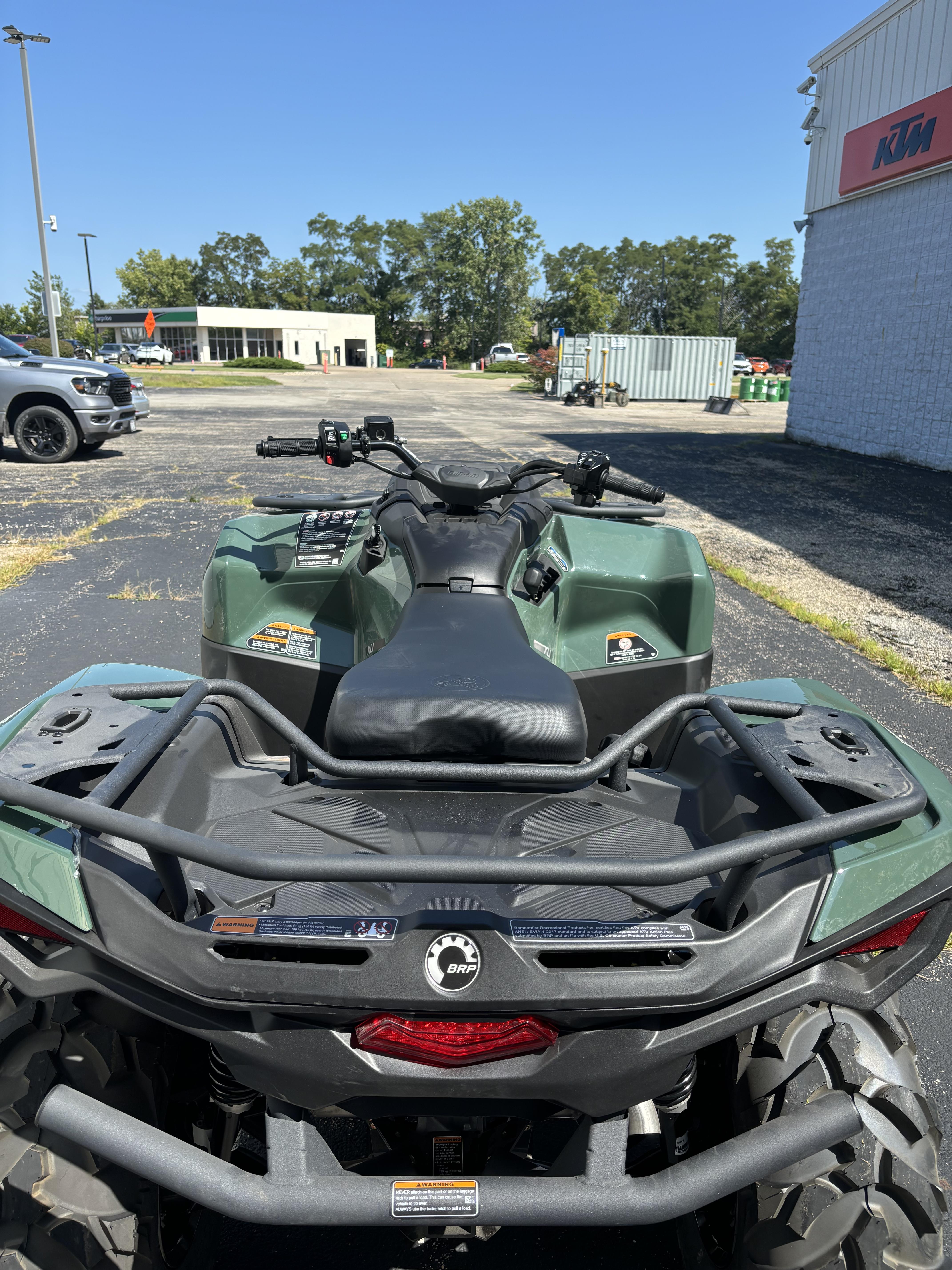 2024 Can-Am OUTLANDER PRO XU HD7 - Photo 6