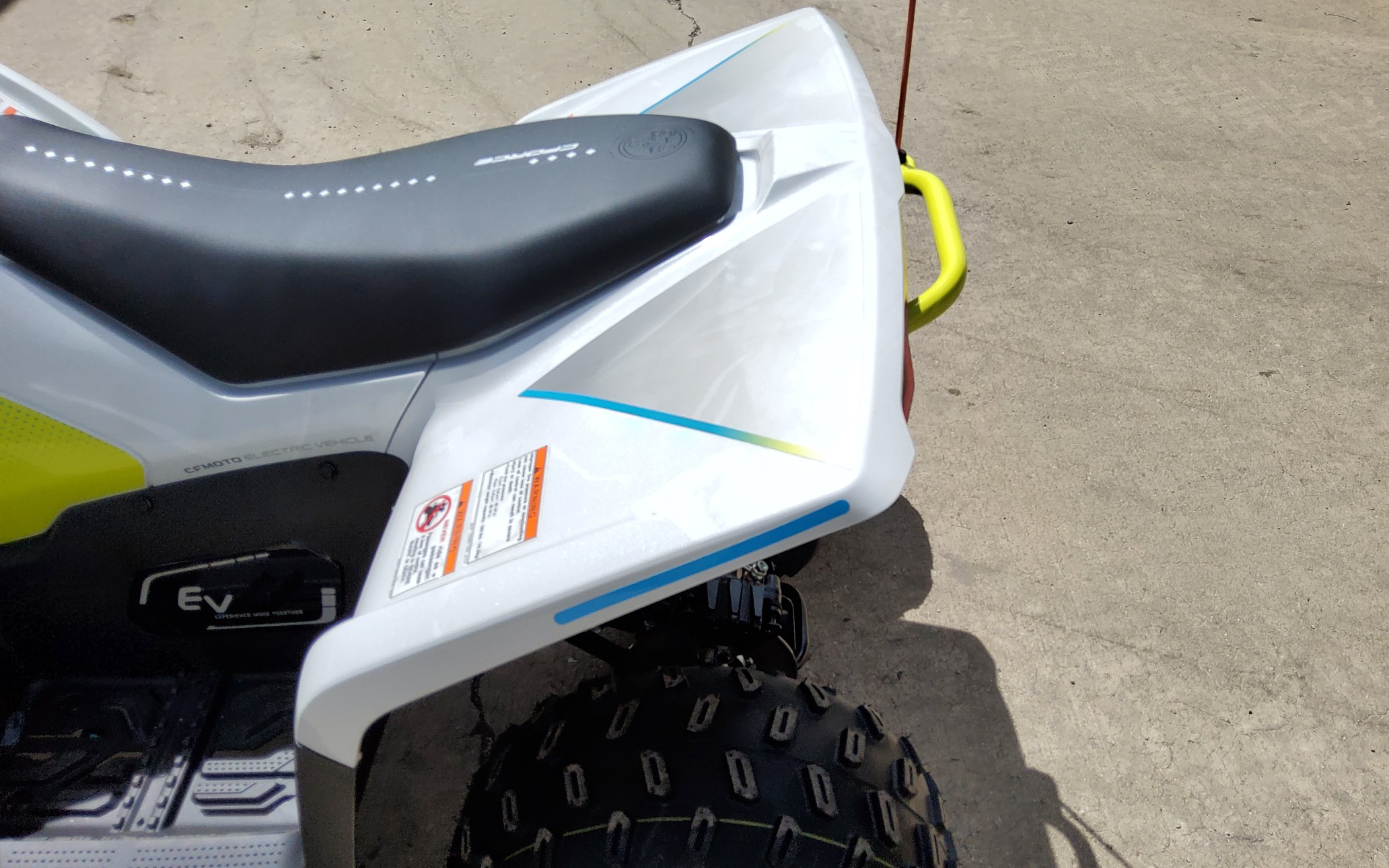 2024 CFMOTO CFORCE 110 EV - Photo 3