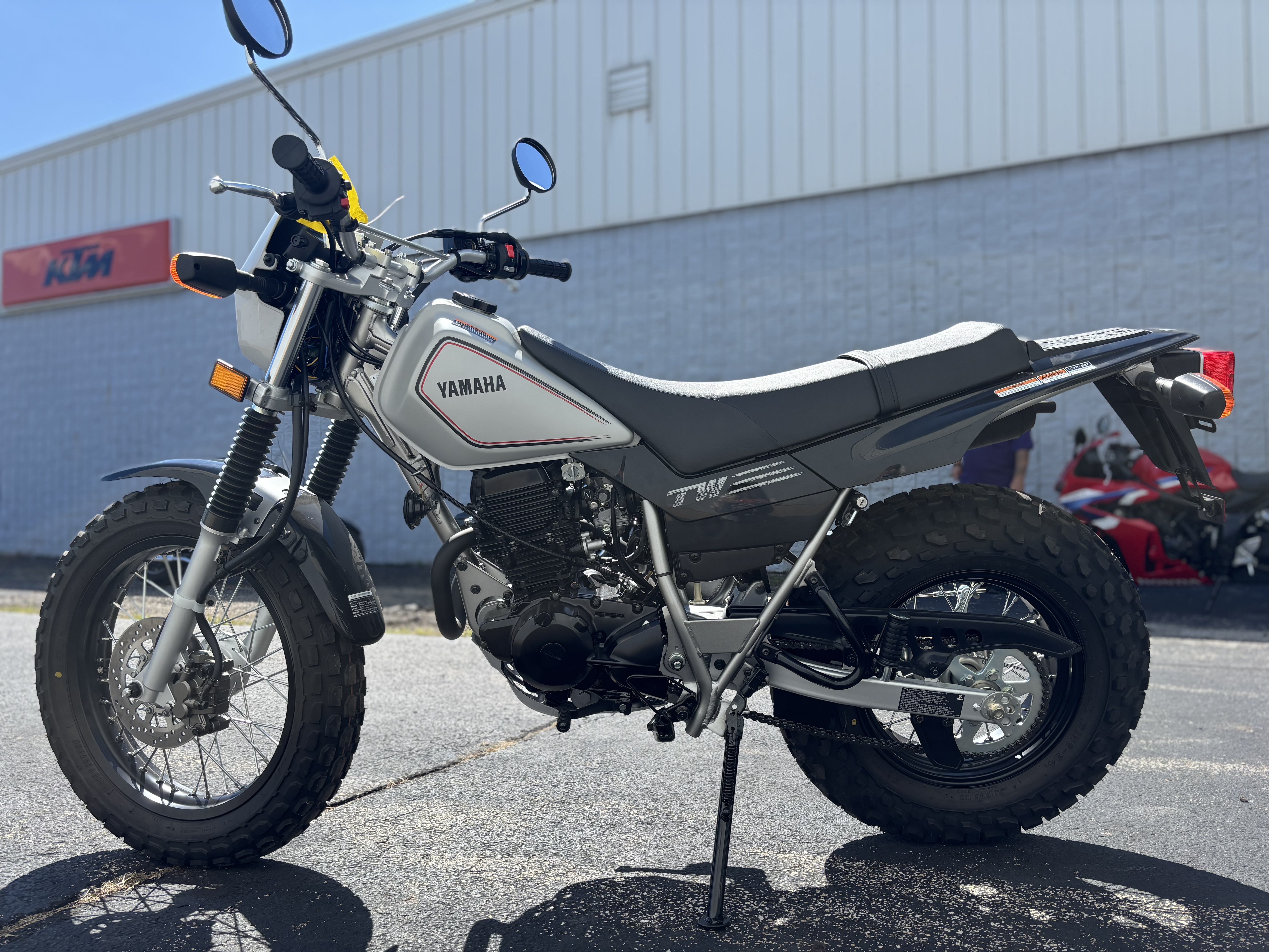 2024 Yamaha TW200 - Photo 8