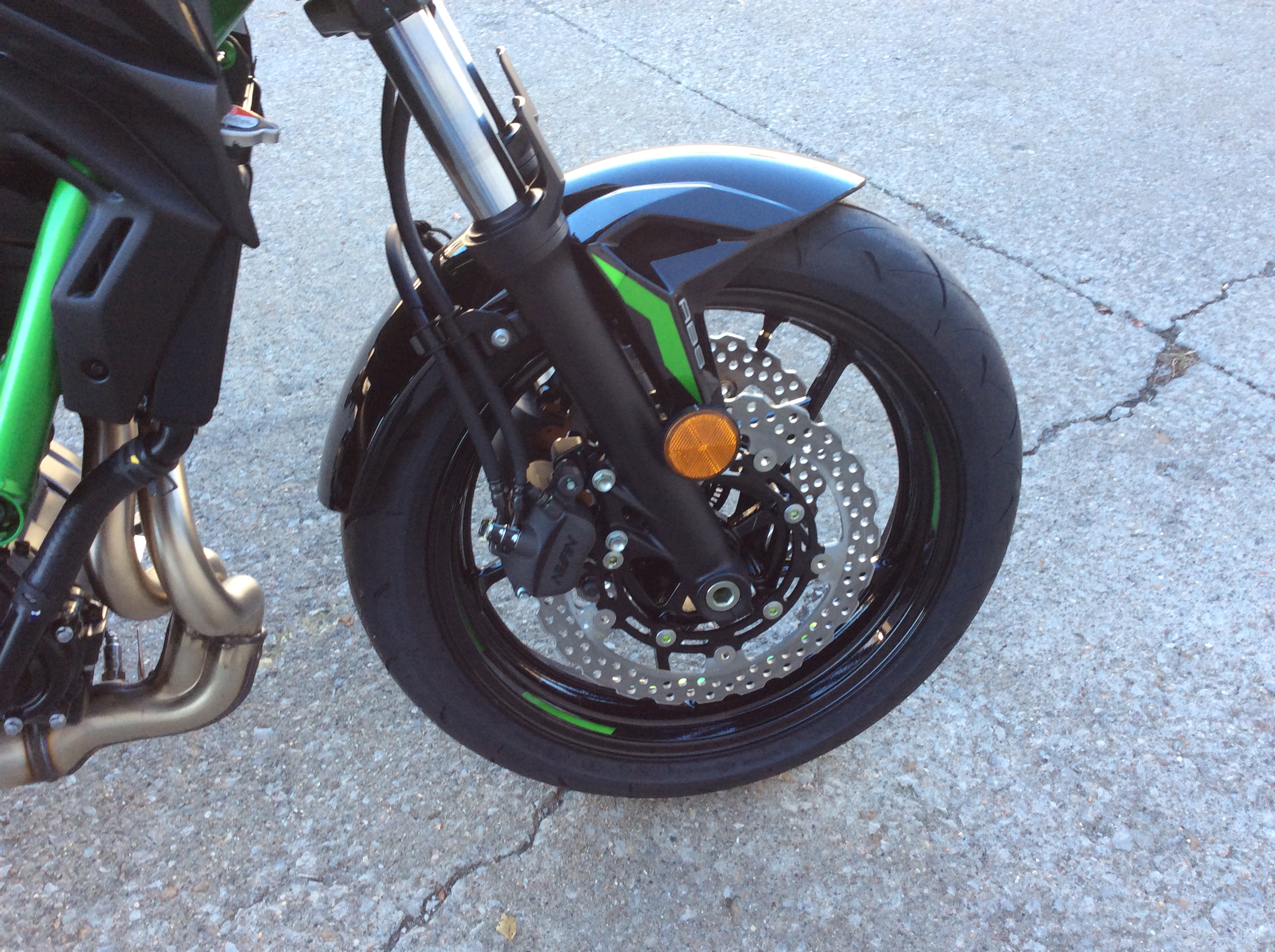 2025 Kawasaki Z650 ABS - Photo 2