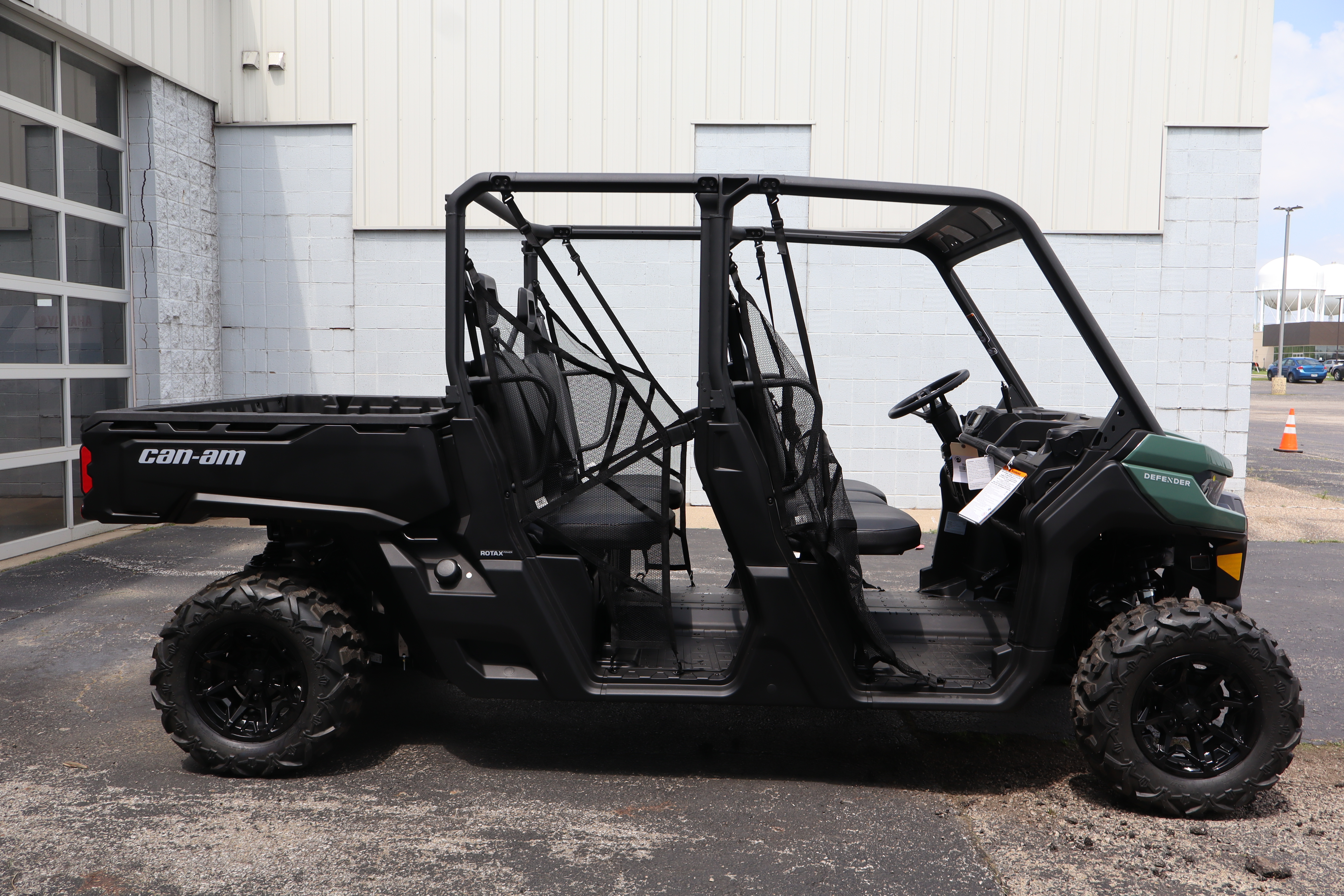 2025 Can-Am DEFENDER MAX DPS HD9 - Photo 2
