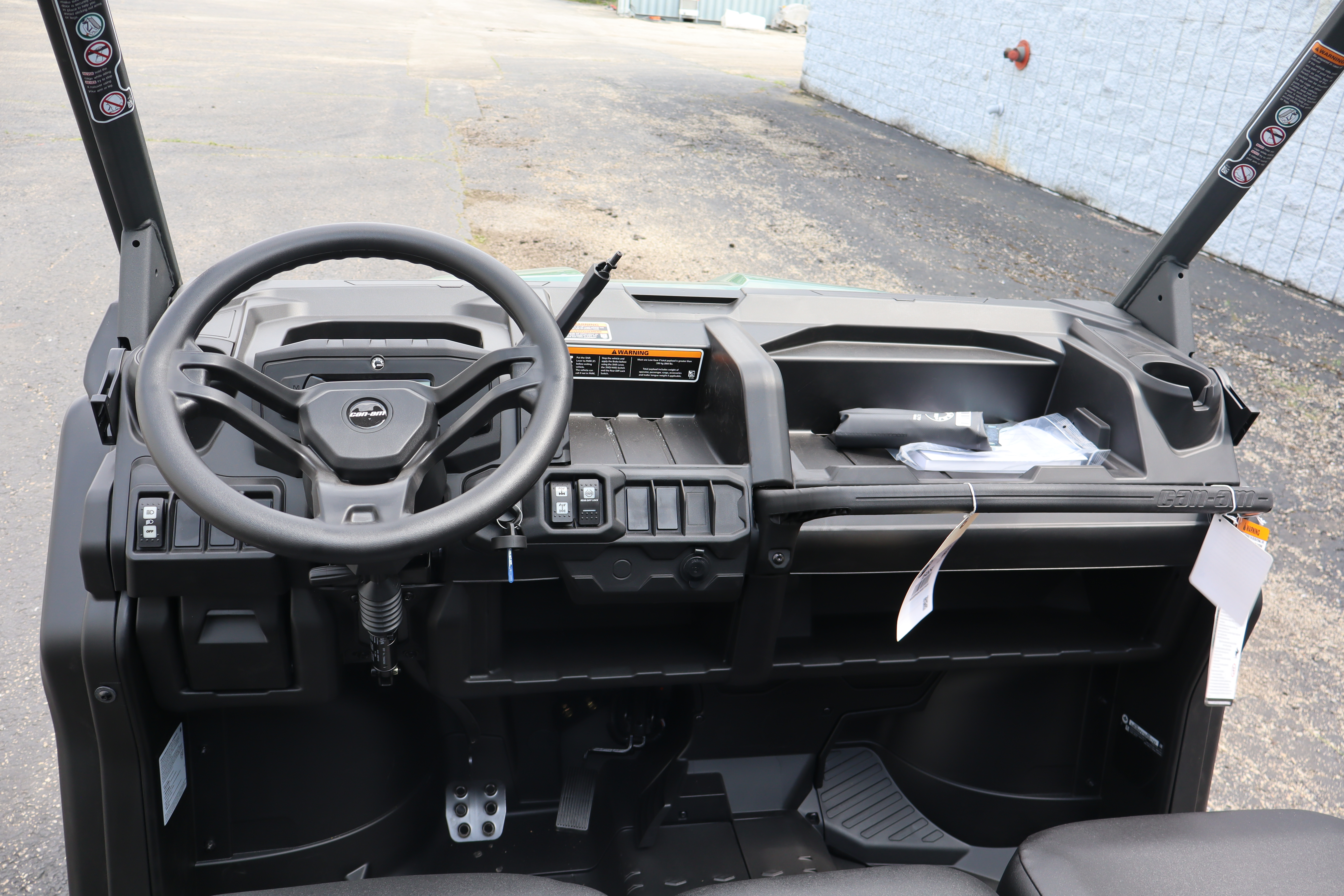 2025 Can-Am DEFENDER MAX DPS HD9 - Photo 12