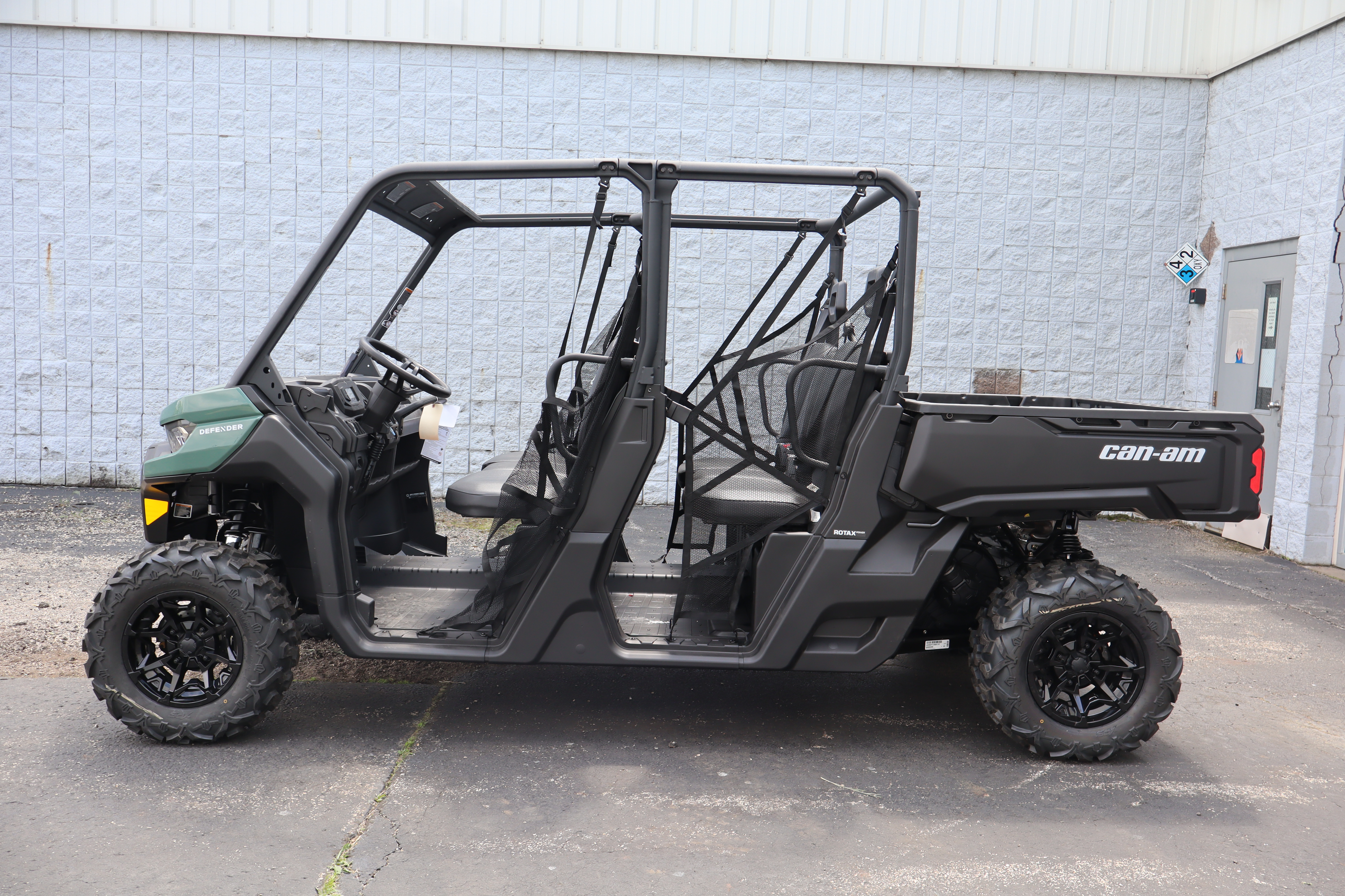 2025 Can-Am DEFENDER MAX DPS HD9 - Photo 7