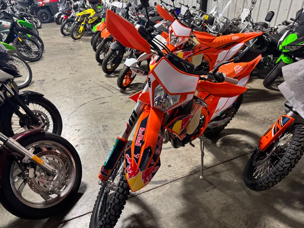 2025 KTM 350 EXC-F CHAMPION EDITION - Photo 2