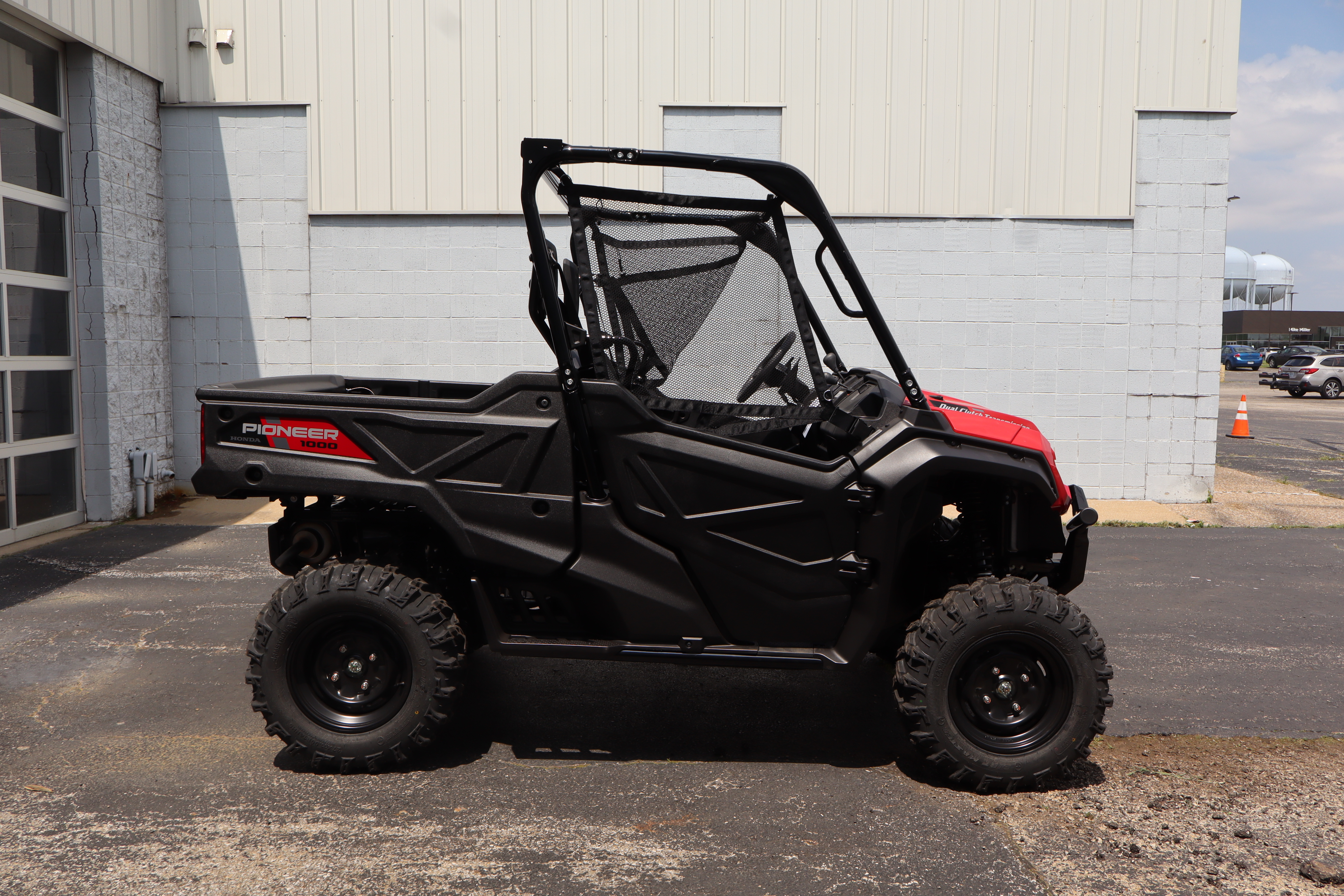 2025 Honda PIONEER 1000 - Photo 2