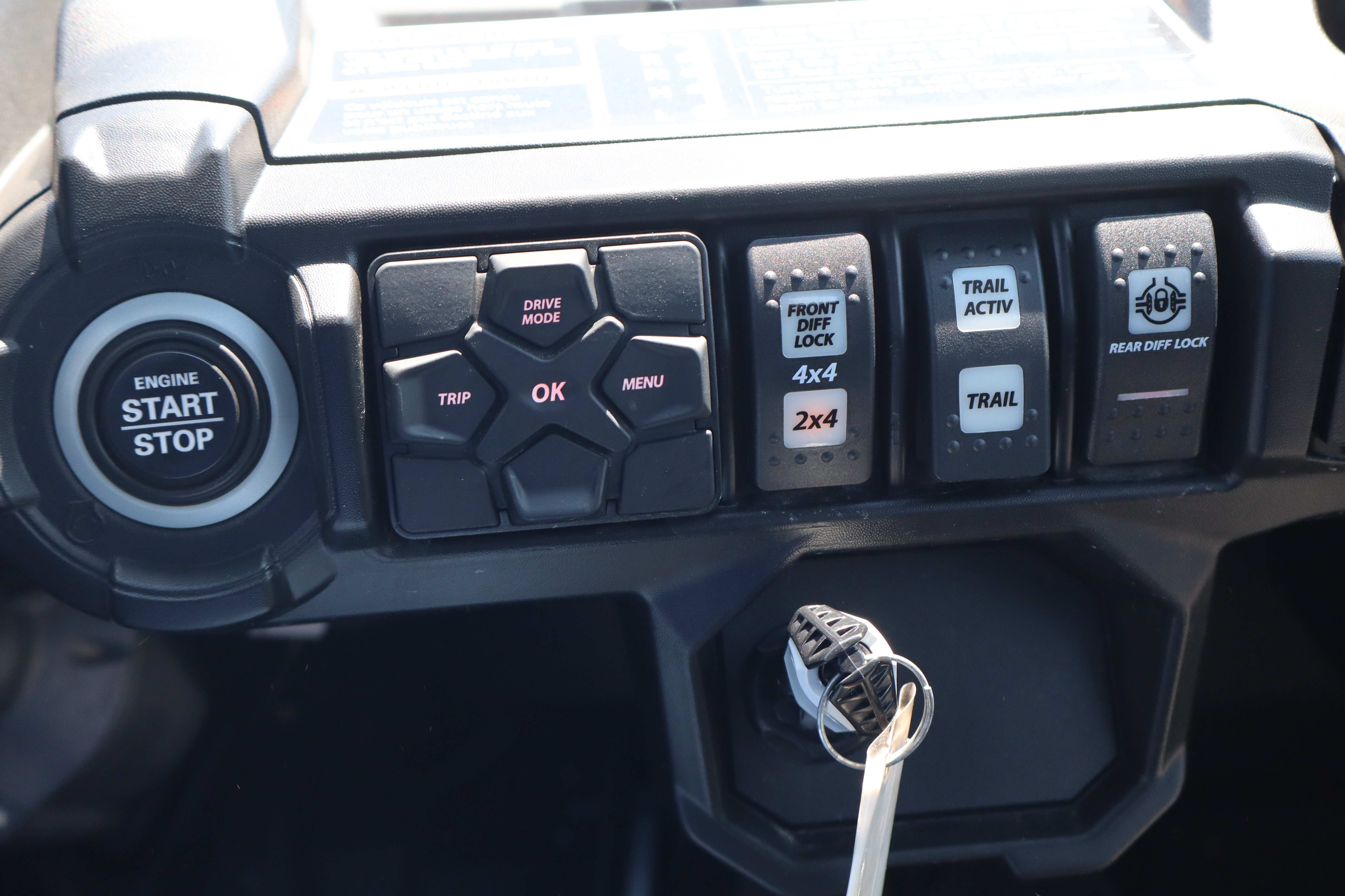 2025 Can-Am COMMANDER MAX XT-P 1000R\ - Photo 13