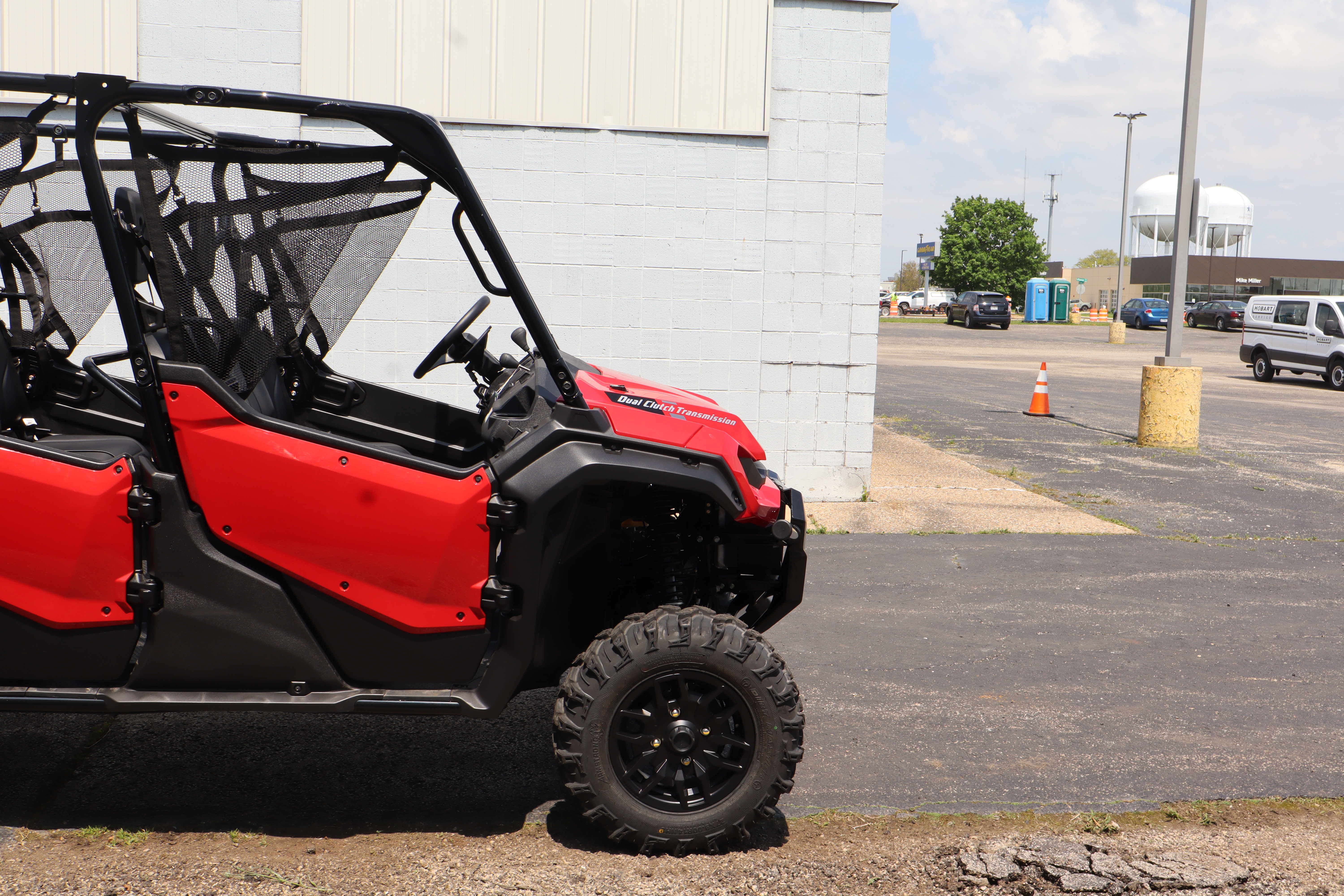 2025 Honda PIONEER 1000-6 CREW DELUXE - Photo 3