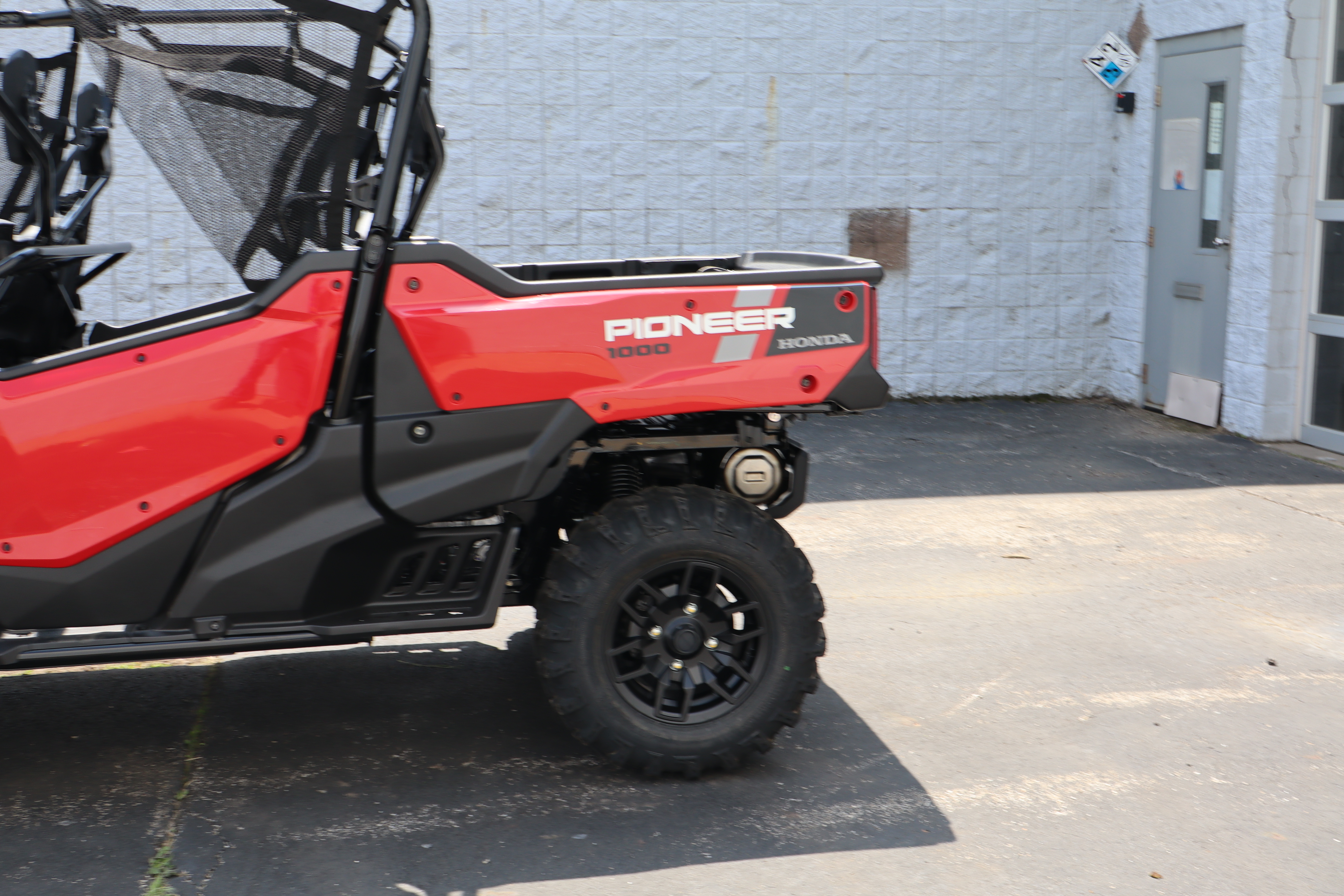 2025 Honda PIONEER 1000-6 CREW DELUXE - Photo 10