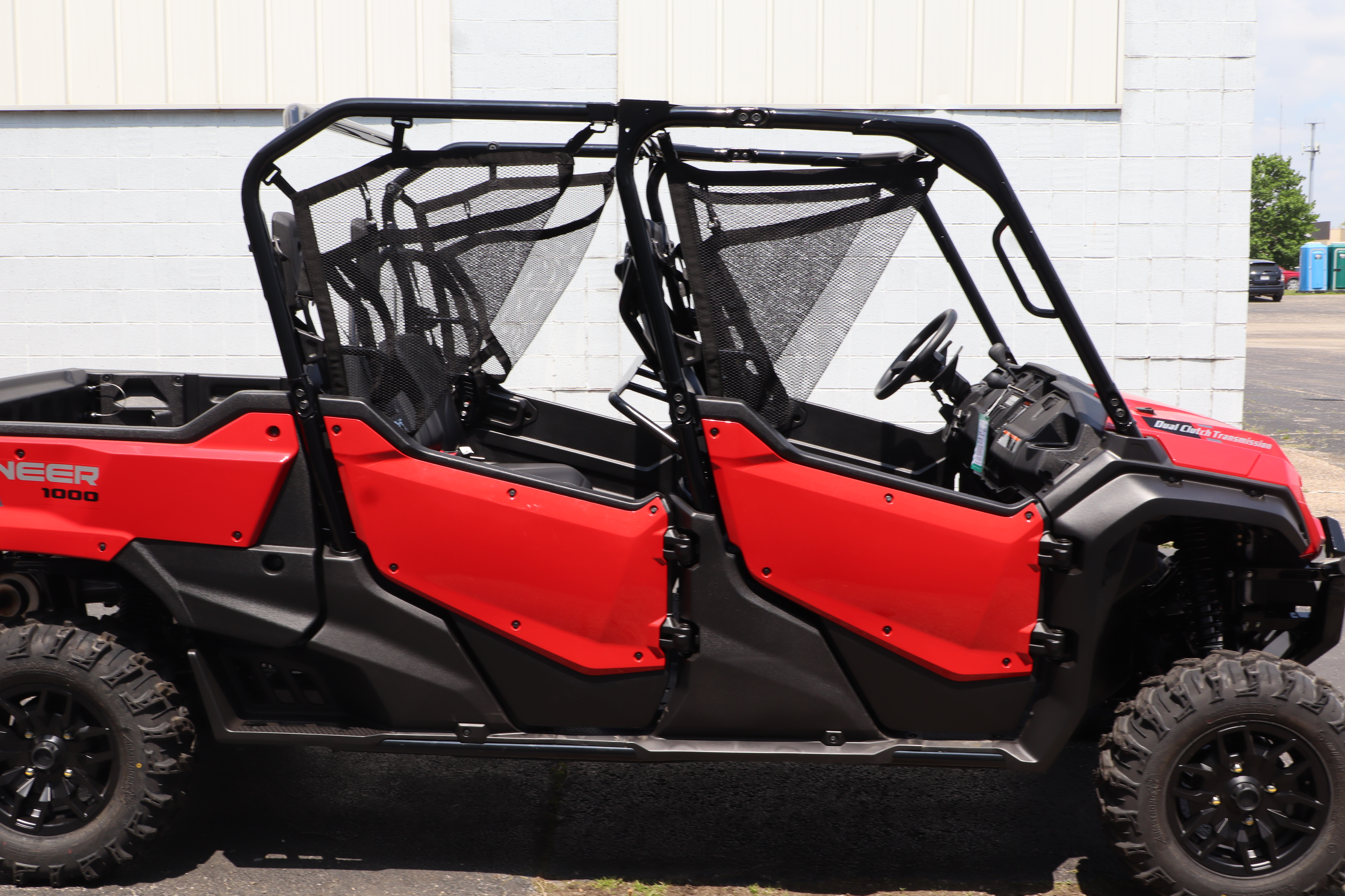 2025 Honda PIONEER 1000-6 CREW DELUXE - Photo 4