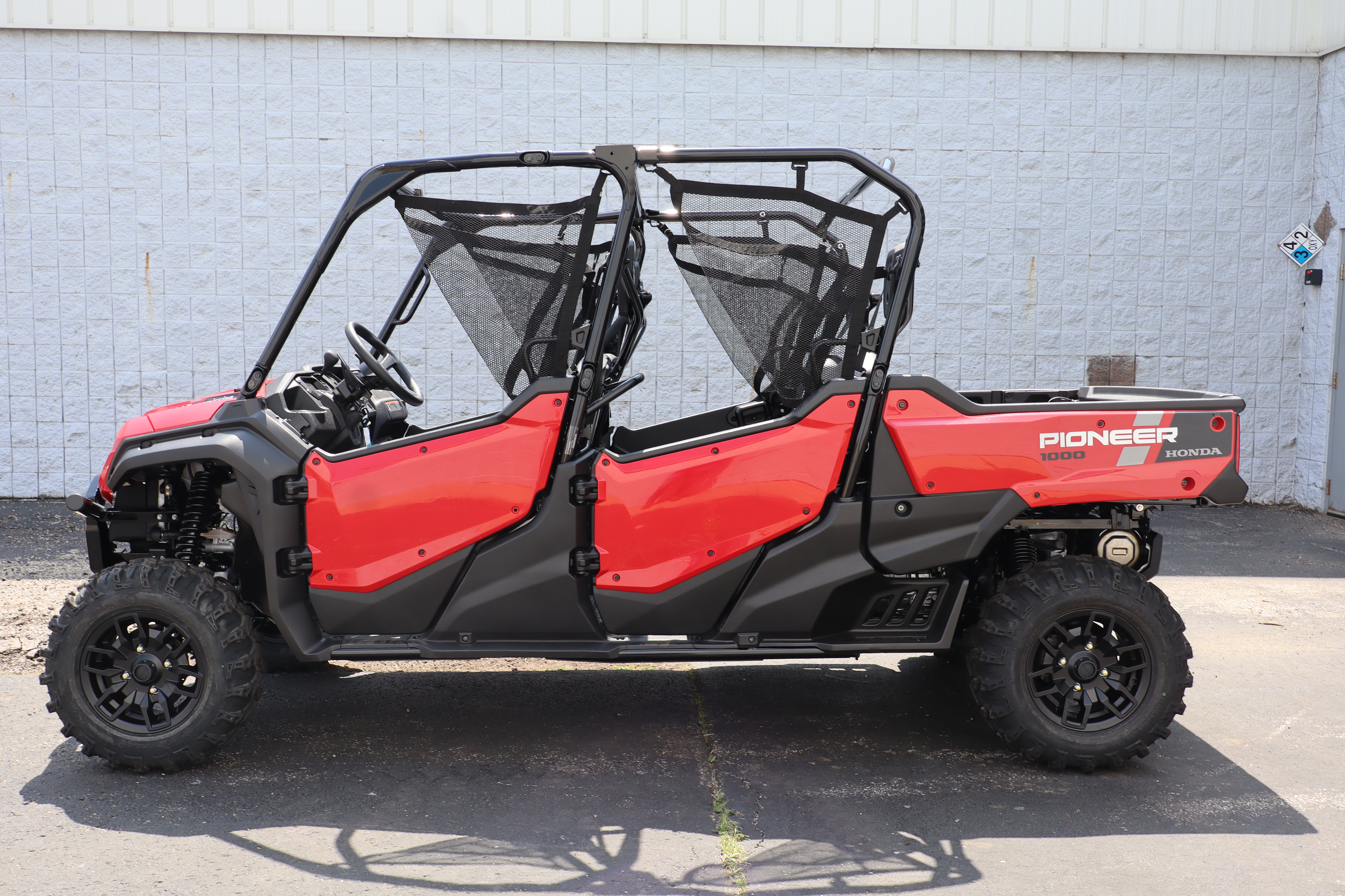 2025 Honda PIONEER 1000-6 CREW DELUXE - Photo 7