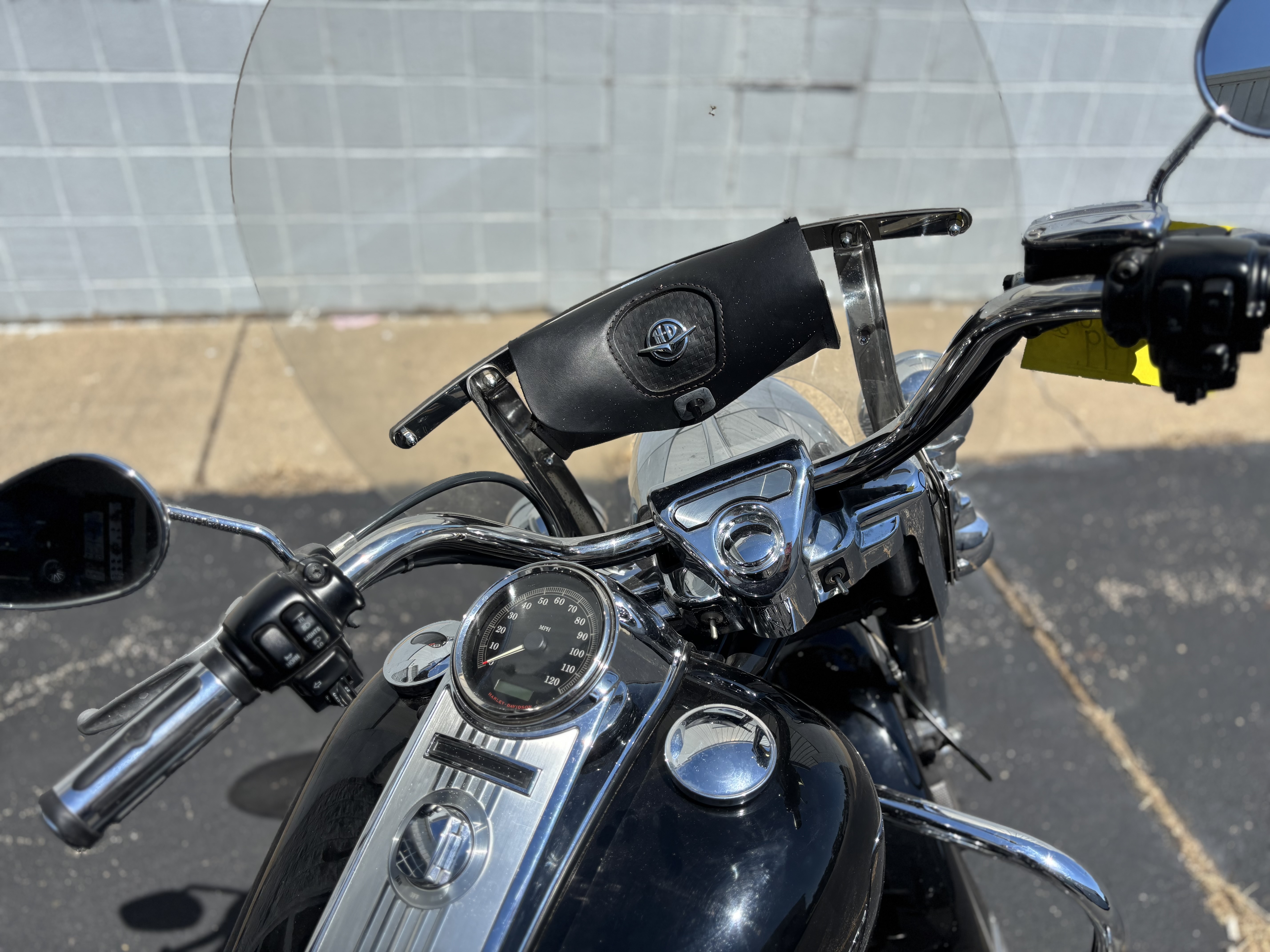 2010 Harley-Davidson® FLHRC ROAD KING CLASSIC - Photo 7