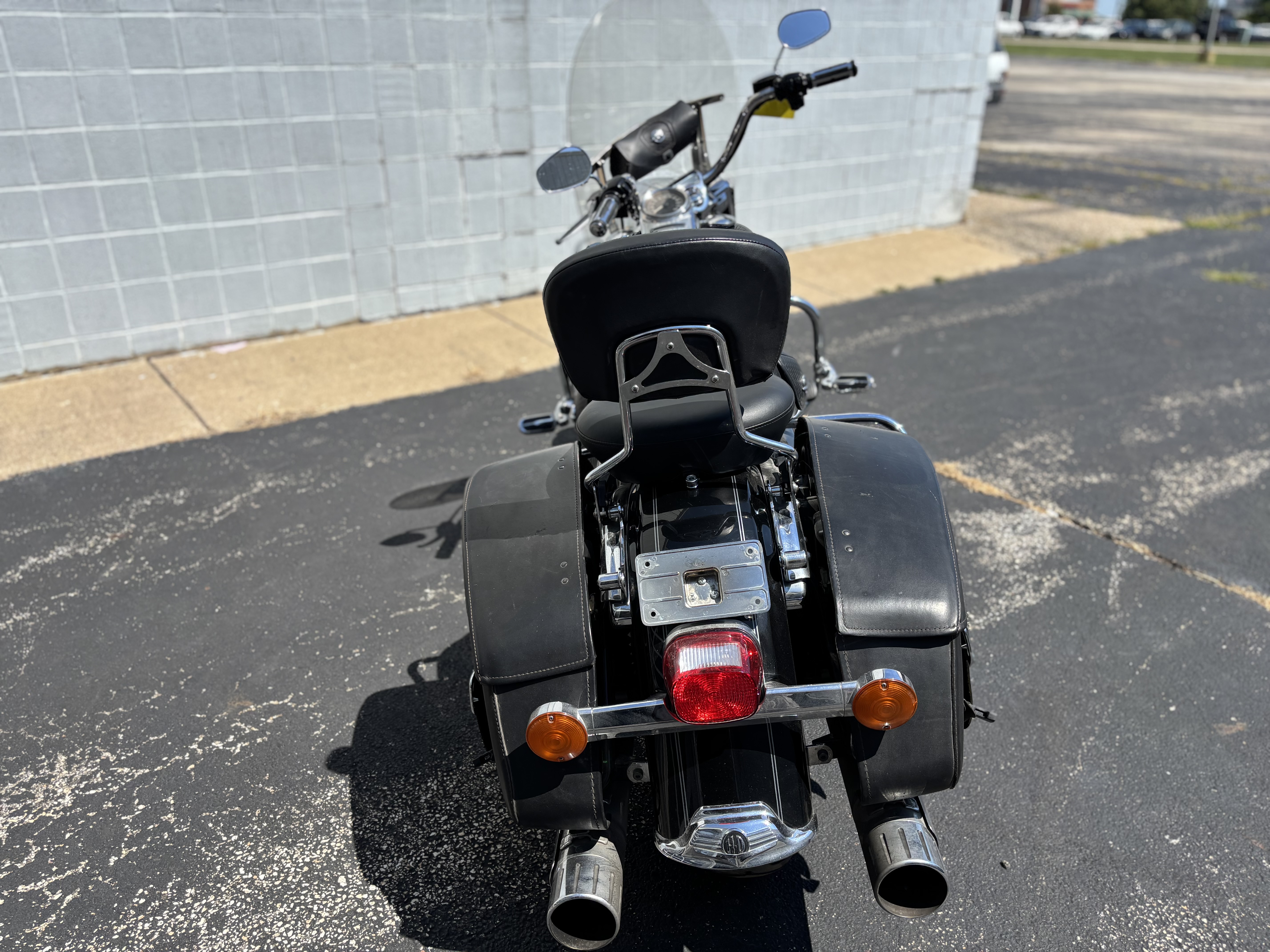 2010 Harley-Davidson® FLHRC ROAD KING CLASSIC - Photo 6