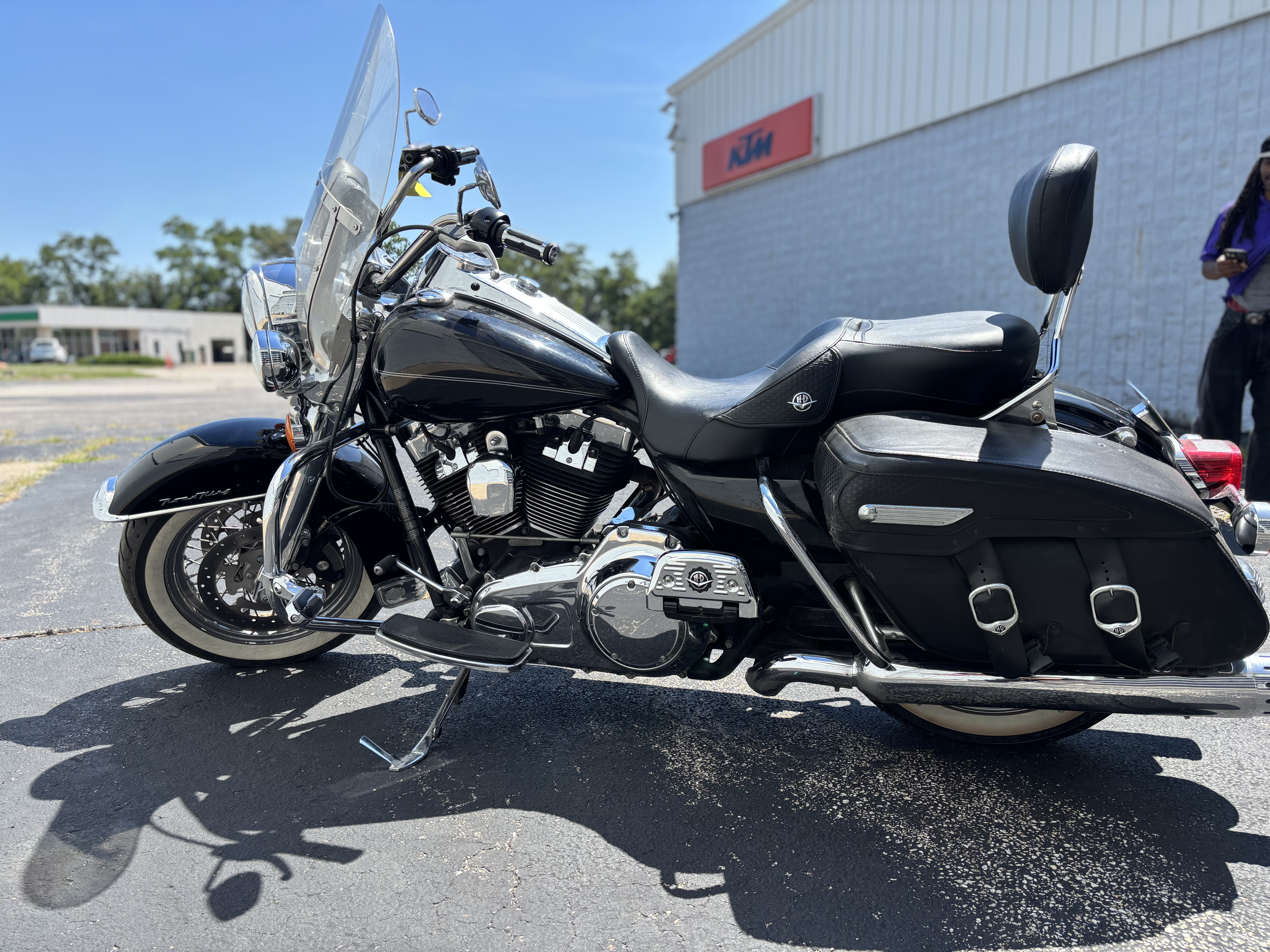 2010 Harley-Davidson® FLHRC ROAD KING CLASSIC - Photo 8