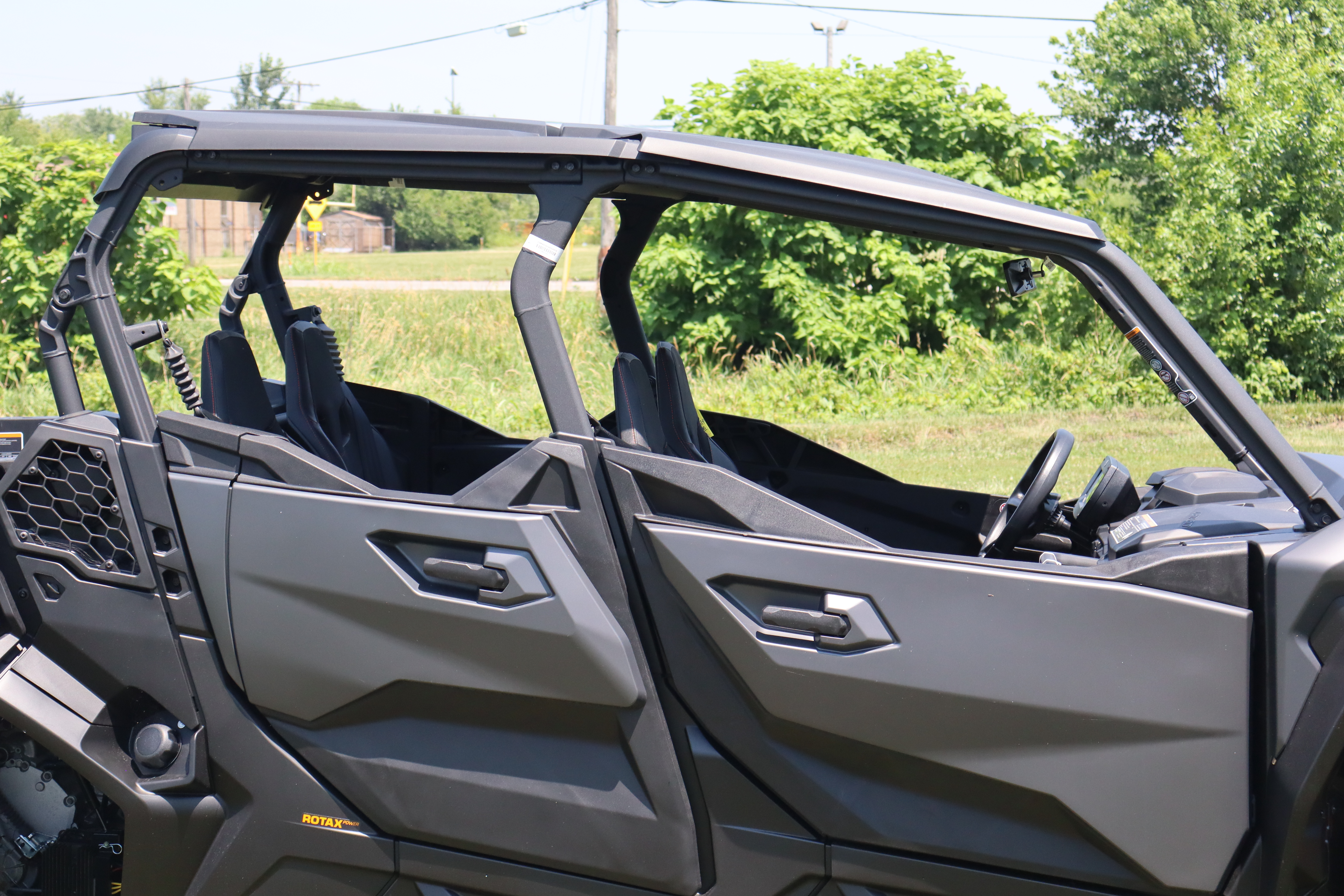 2025 Can-Am COMMANDER MAX XT-P 1000R - Photo 4