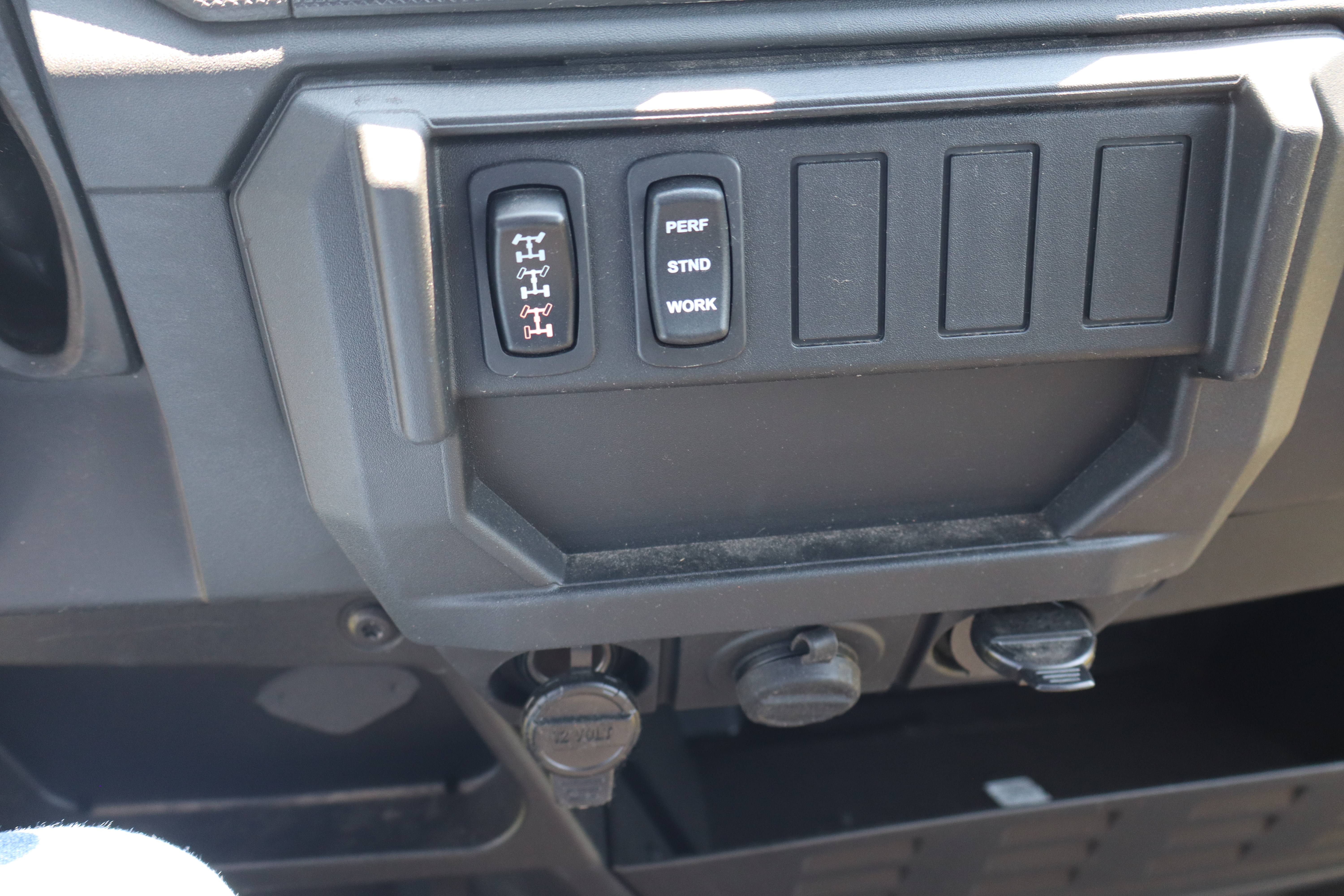 2025 Polaris RANGER CREW XP 1000 TEXAS ED - Photo 15