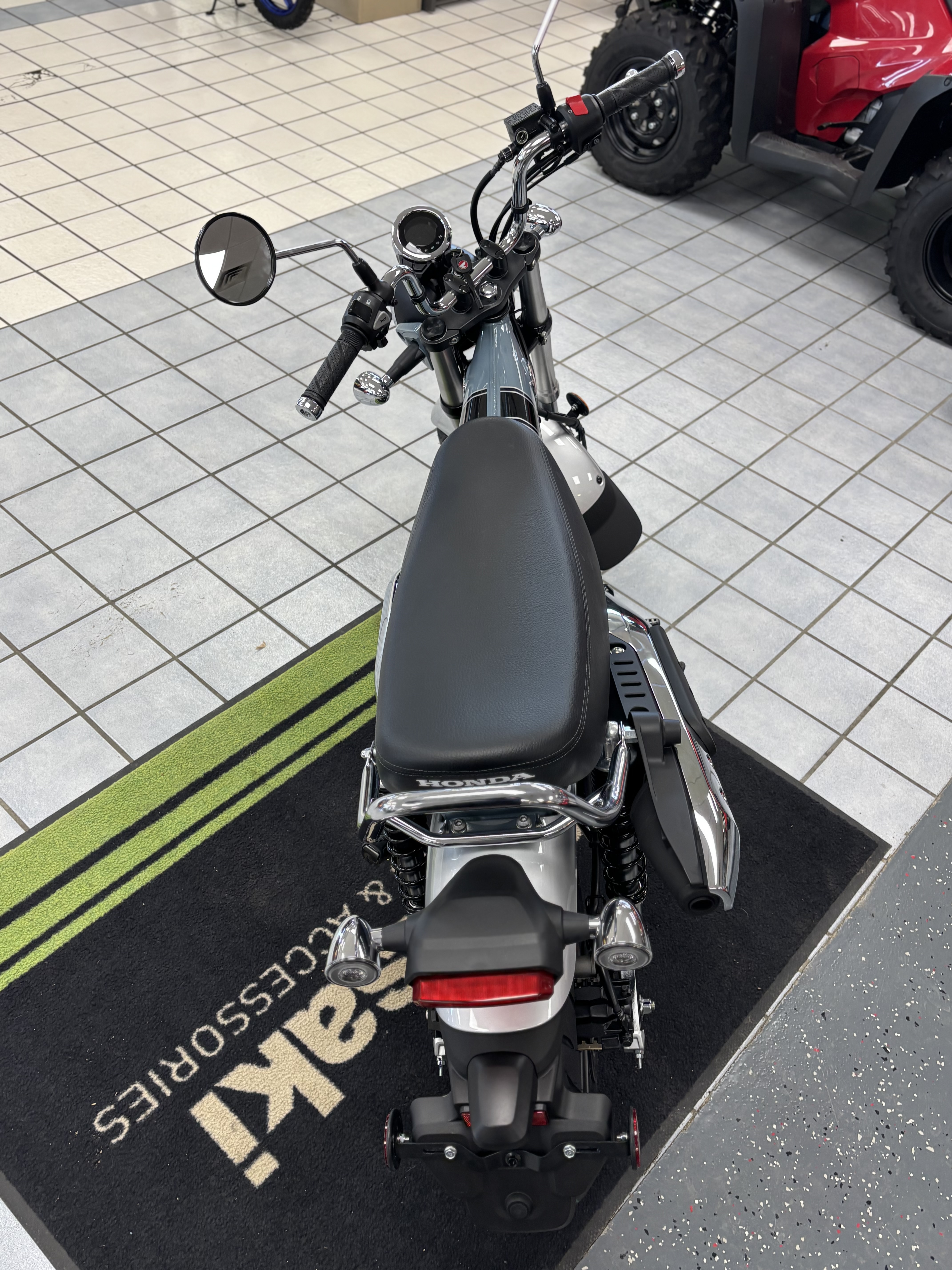 2025 Honda DAX 125 - Photo 3