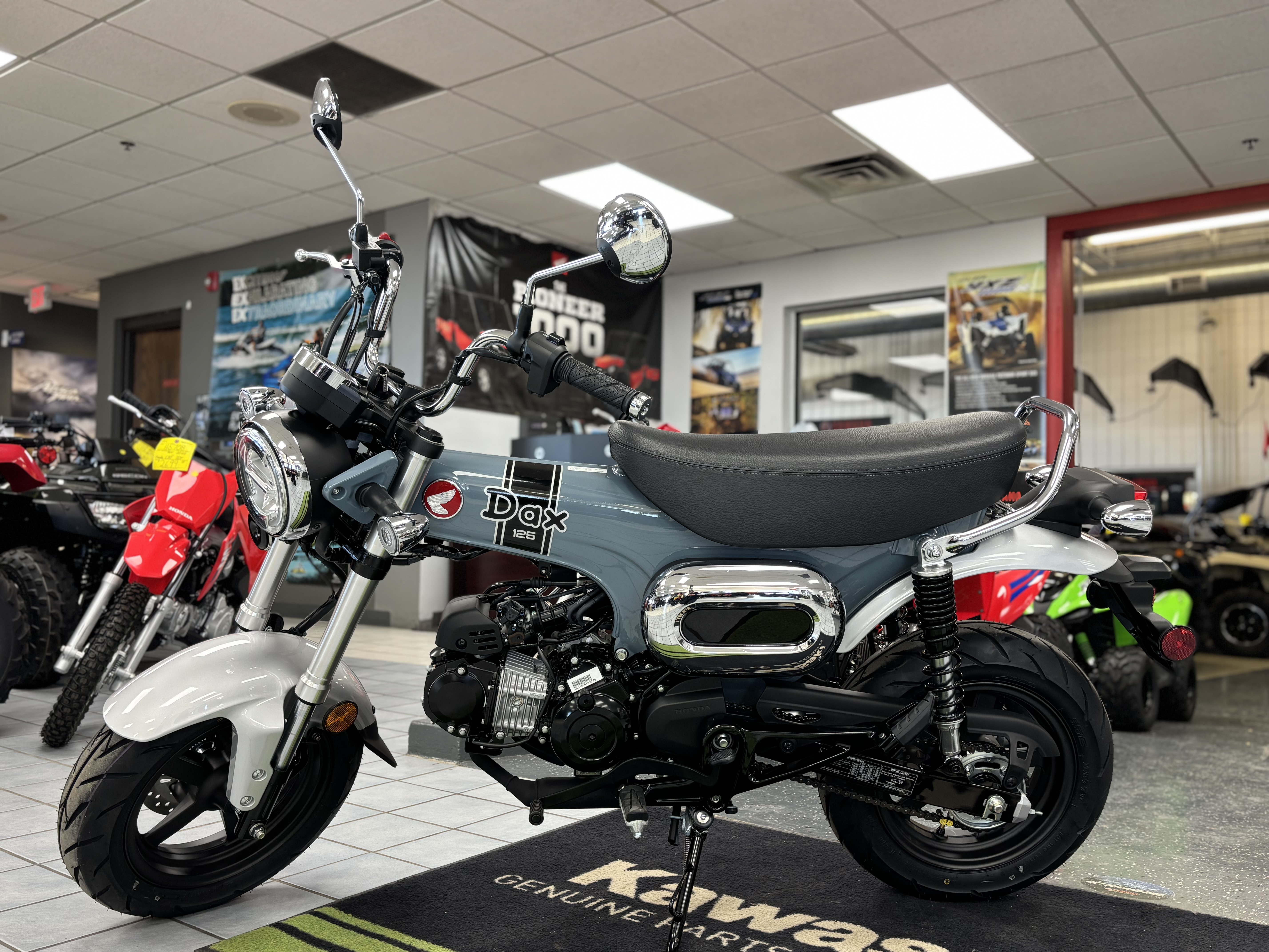 2025 Honda DAX 125 - Photo 2