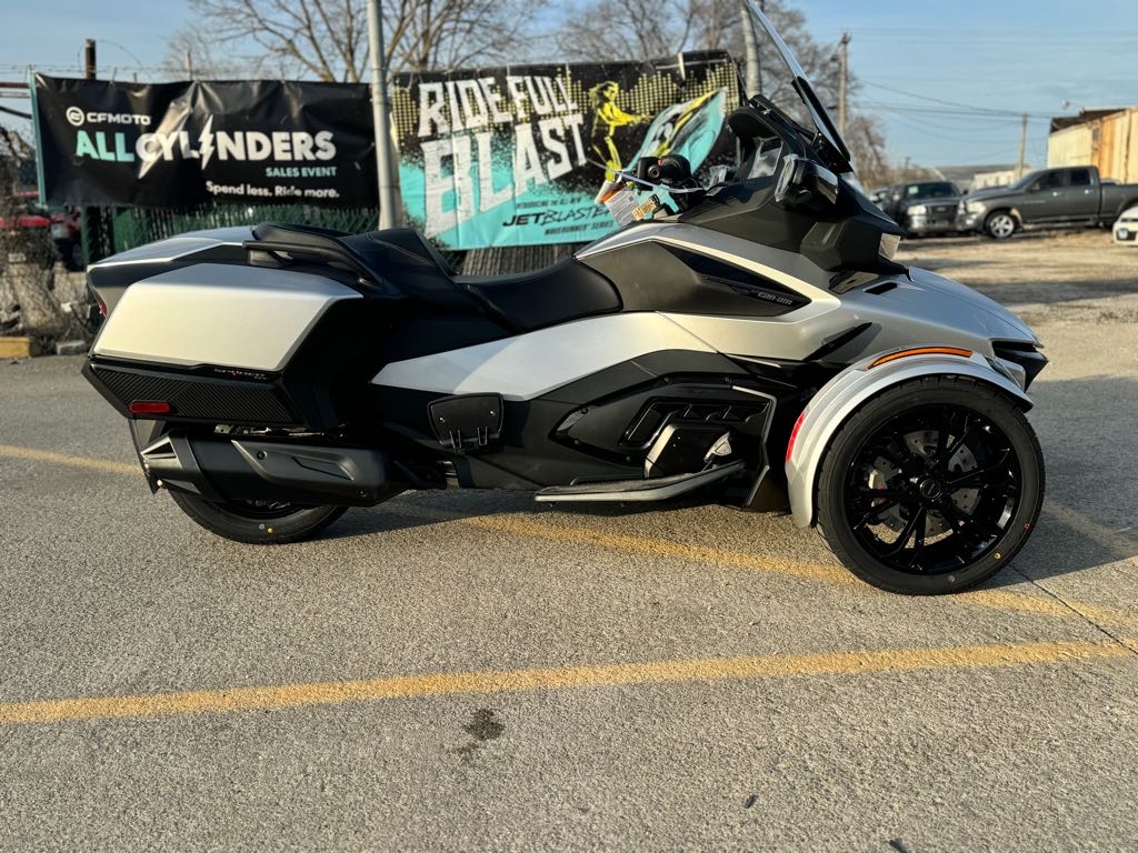 2025 Can-Am SPYDER RT