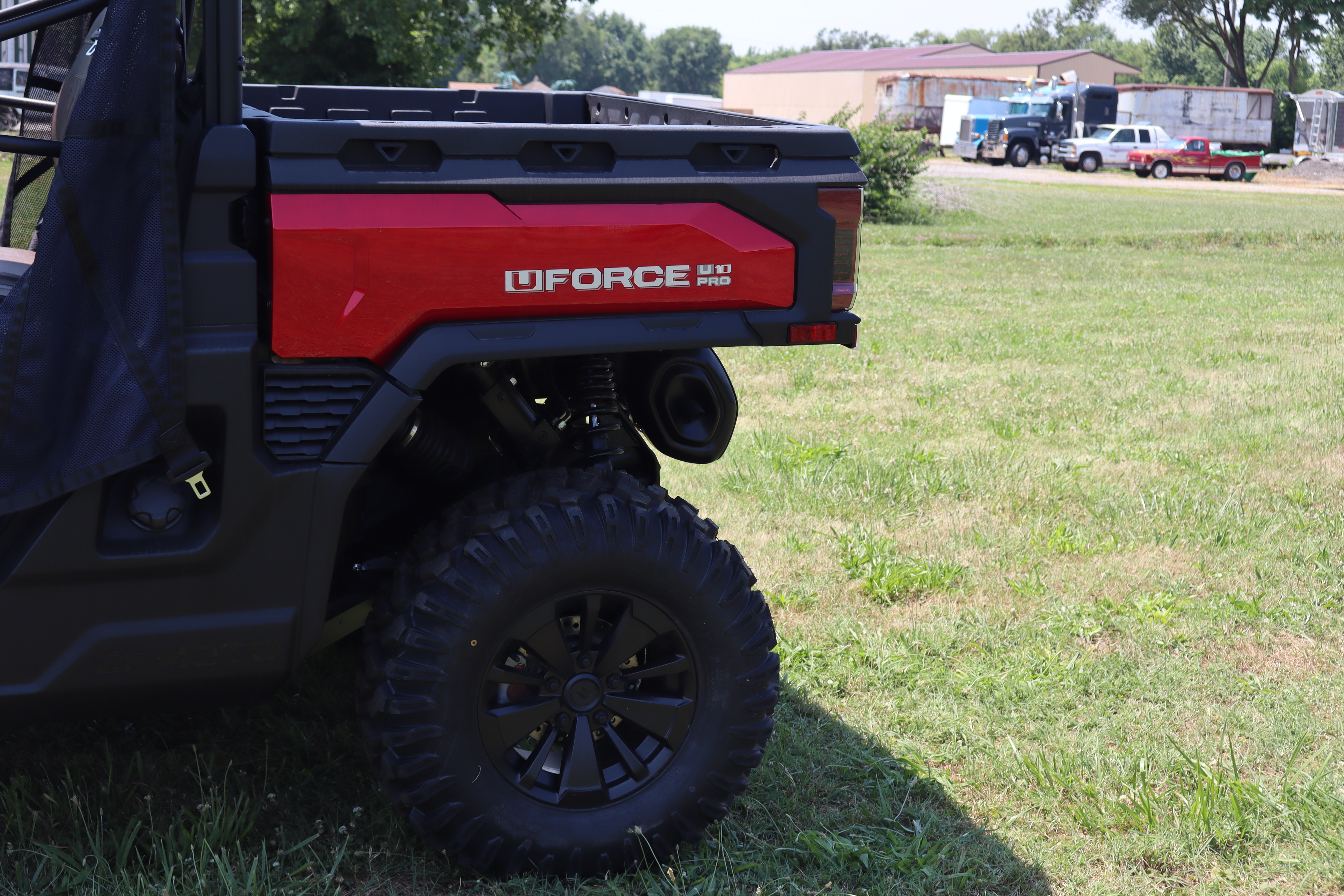 2025 CFMOTO UFORCE U10 PRO - Photo 9
