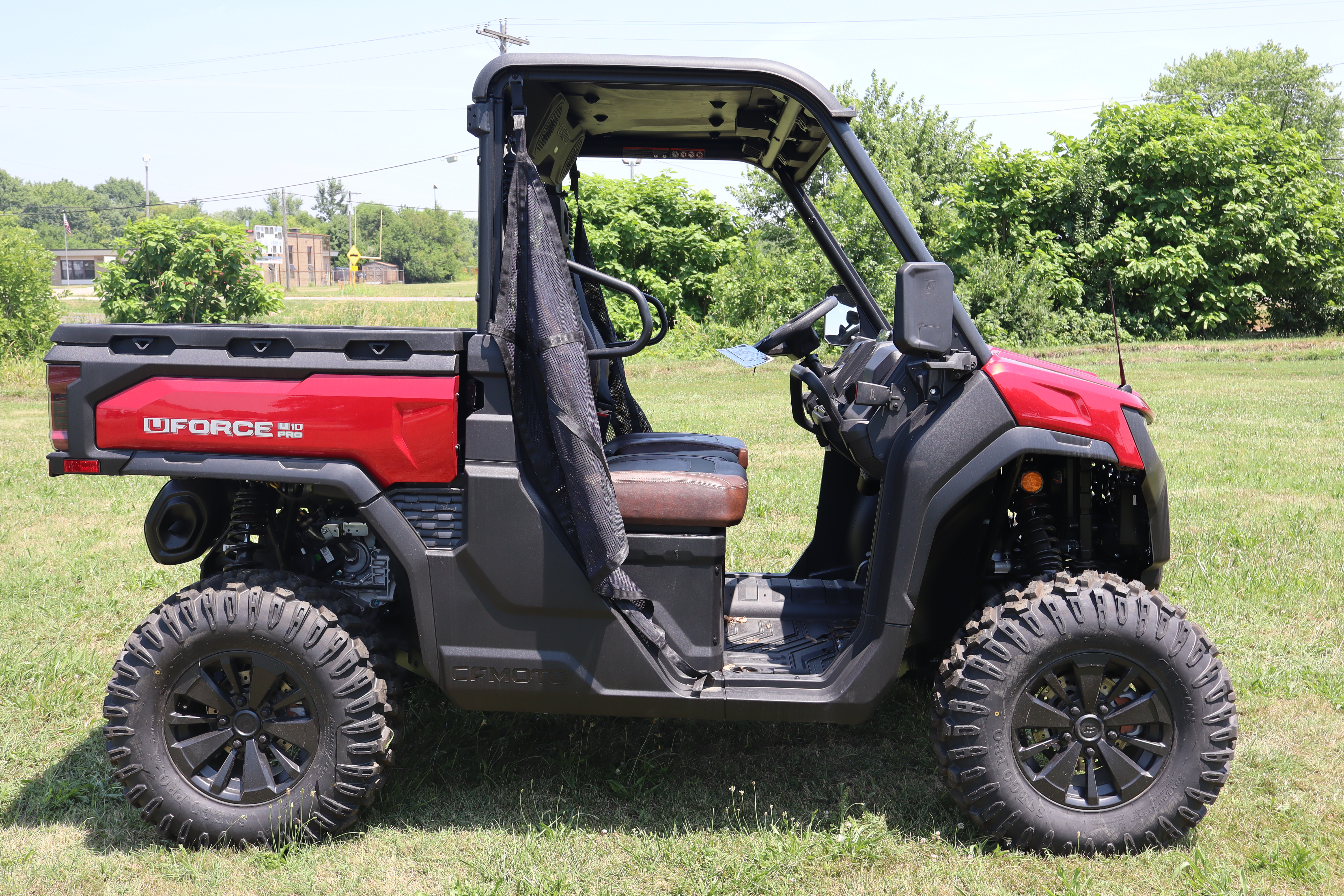 2025 CFMOTO UFORCE U10 PRO - Photo 2