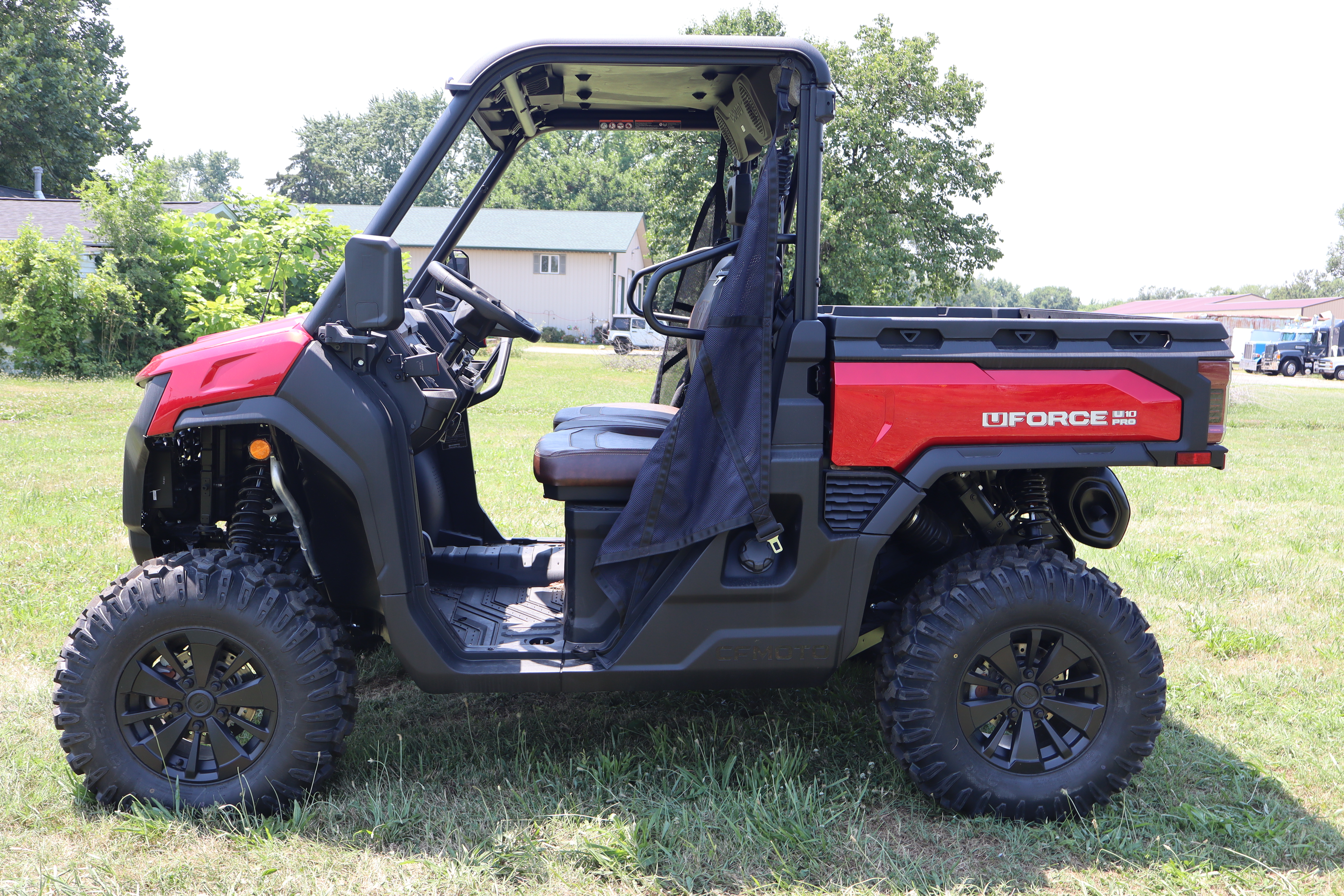 2025 CFMOTO UFORCE U10 PRO - Photo 6