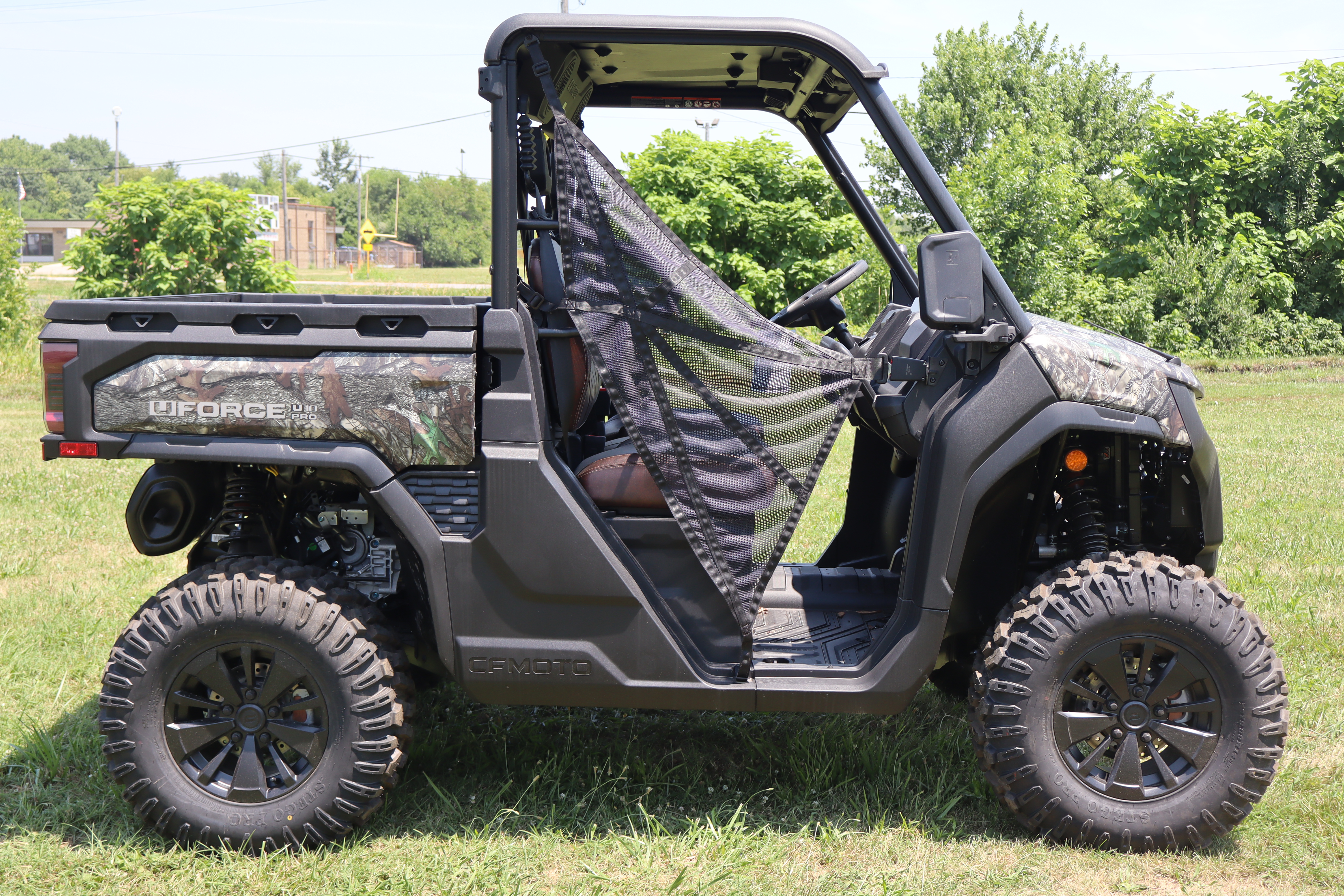2025 CFMOTO UFORCE U10 PRO - Photo 2