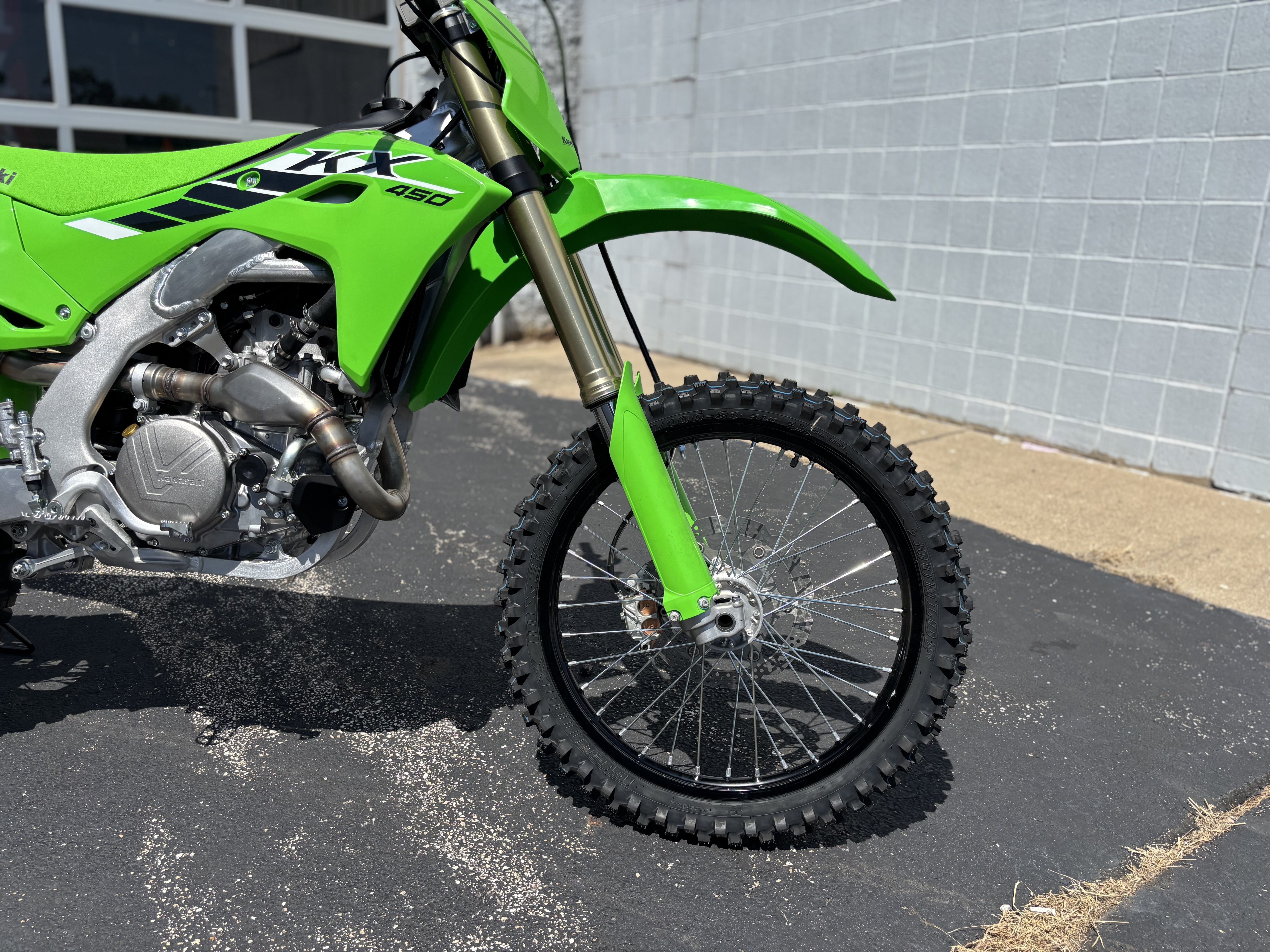 2025 Kawasaki KX 450 - Photo 3