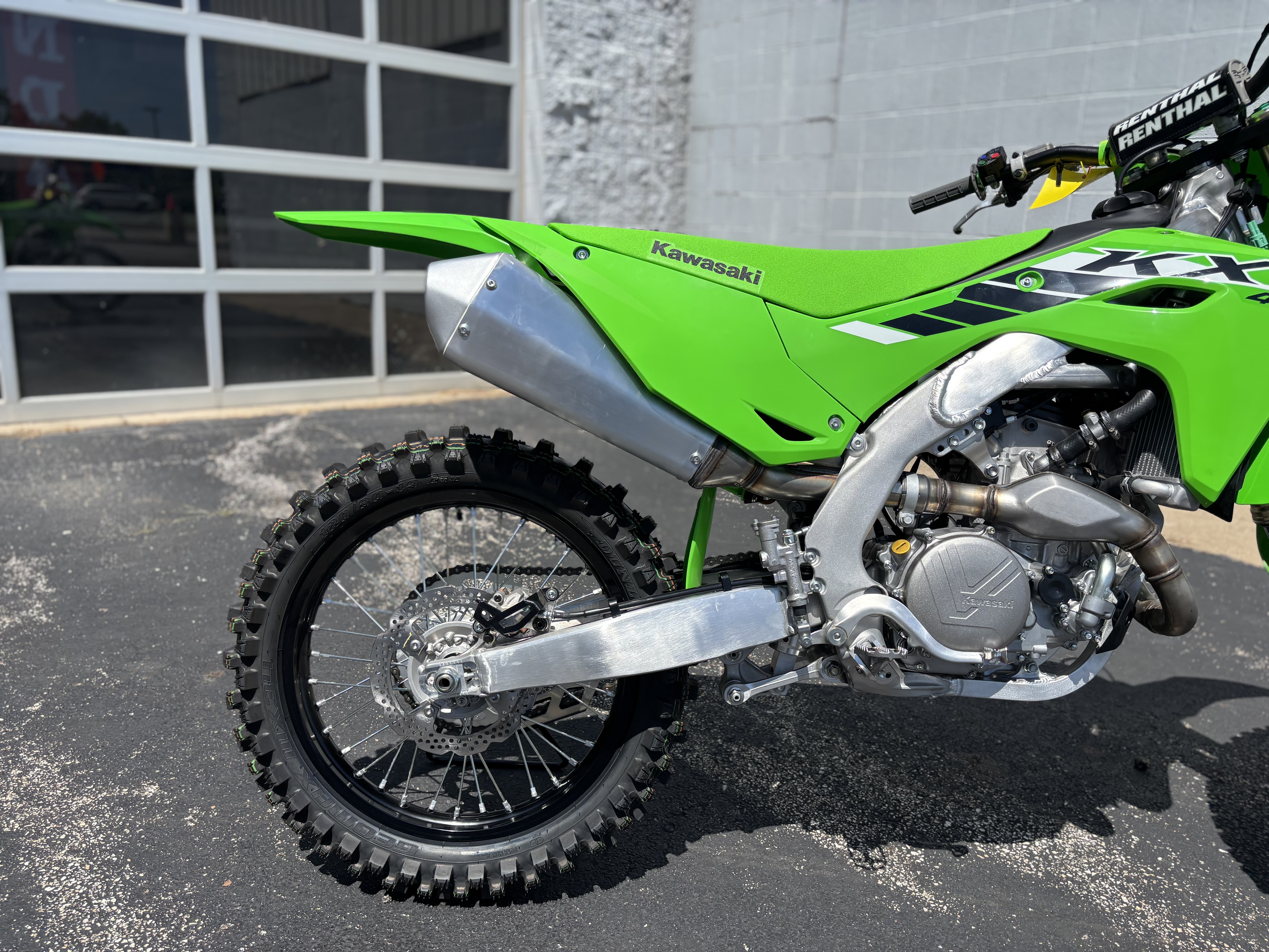 2025 Kawasaki KX 450 - Photo 5