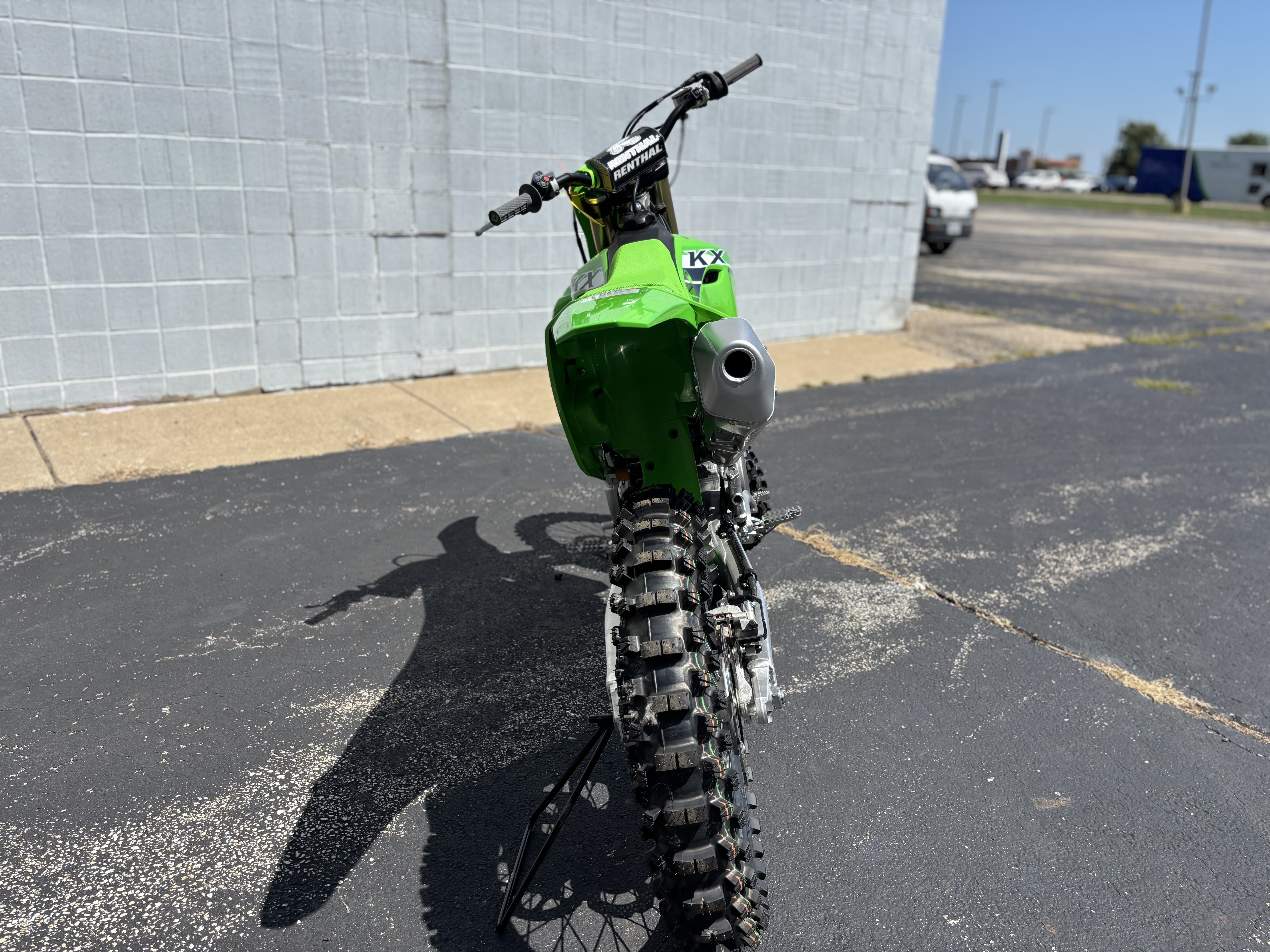 2025 Kawasaki KX 450 - Photo 6